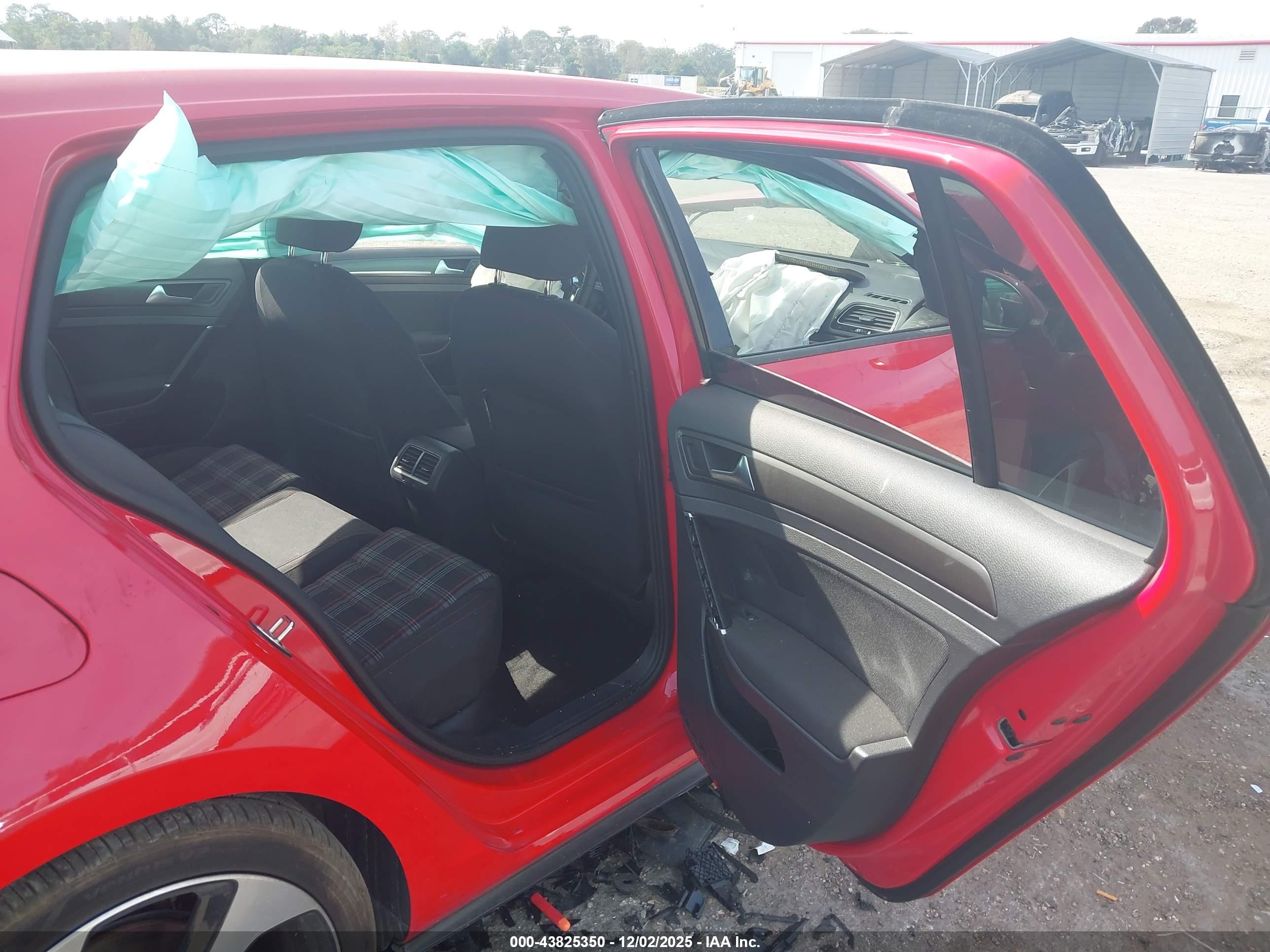 VOLKSWAGEN GOLF image 8
