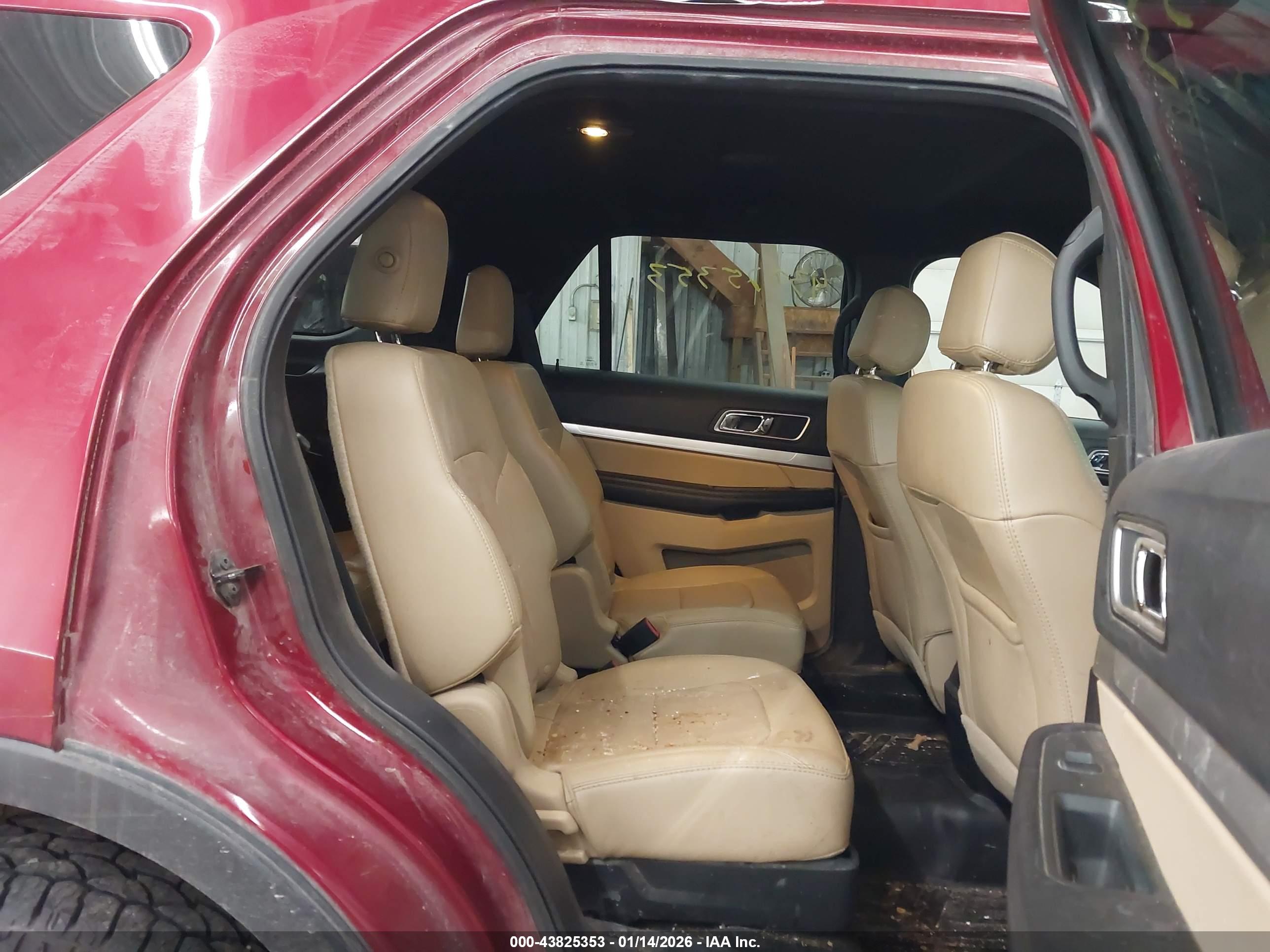 FORD EXPLORER image 8