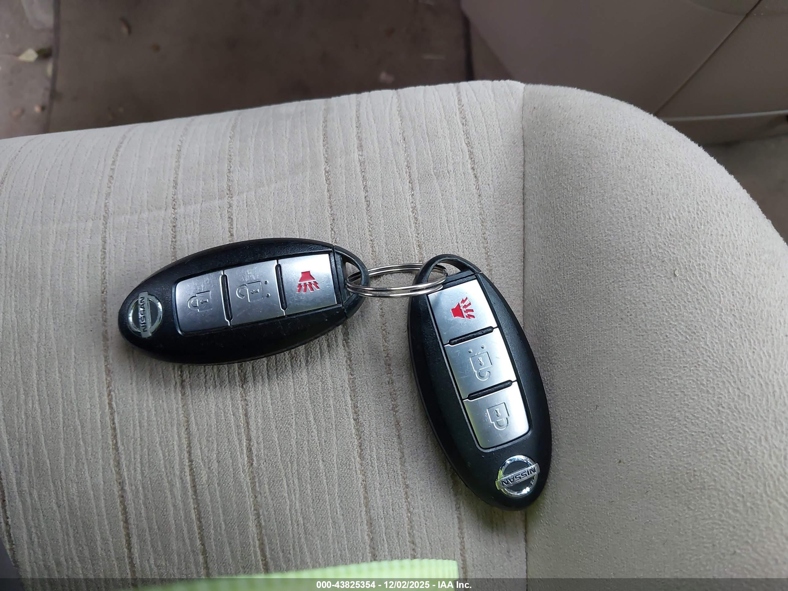 NISSAN QUEST image 11