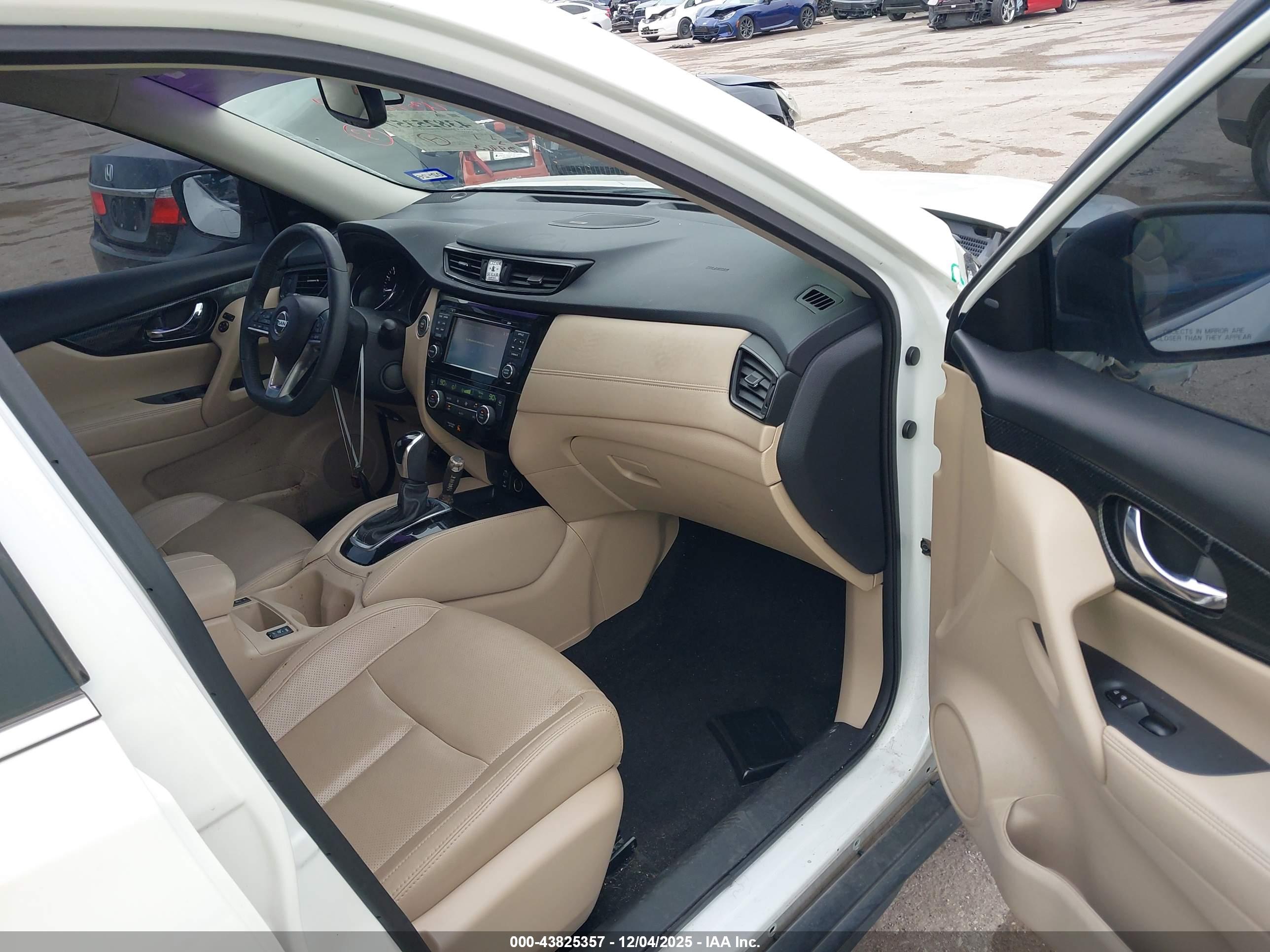 NISSAN ROGUE image 5