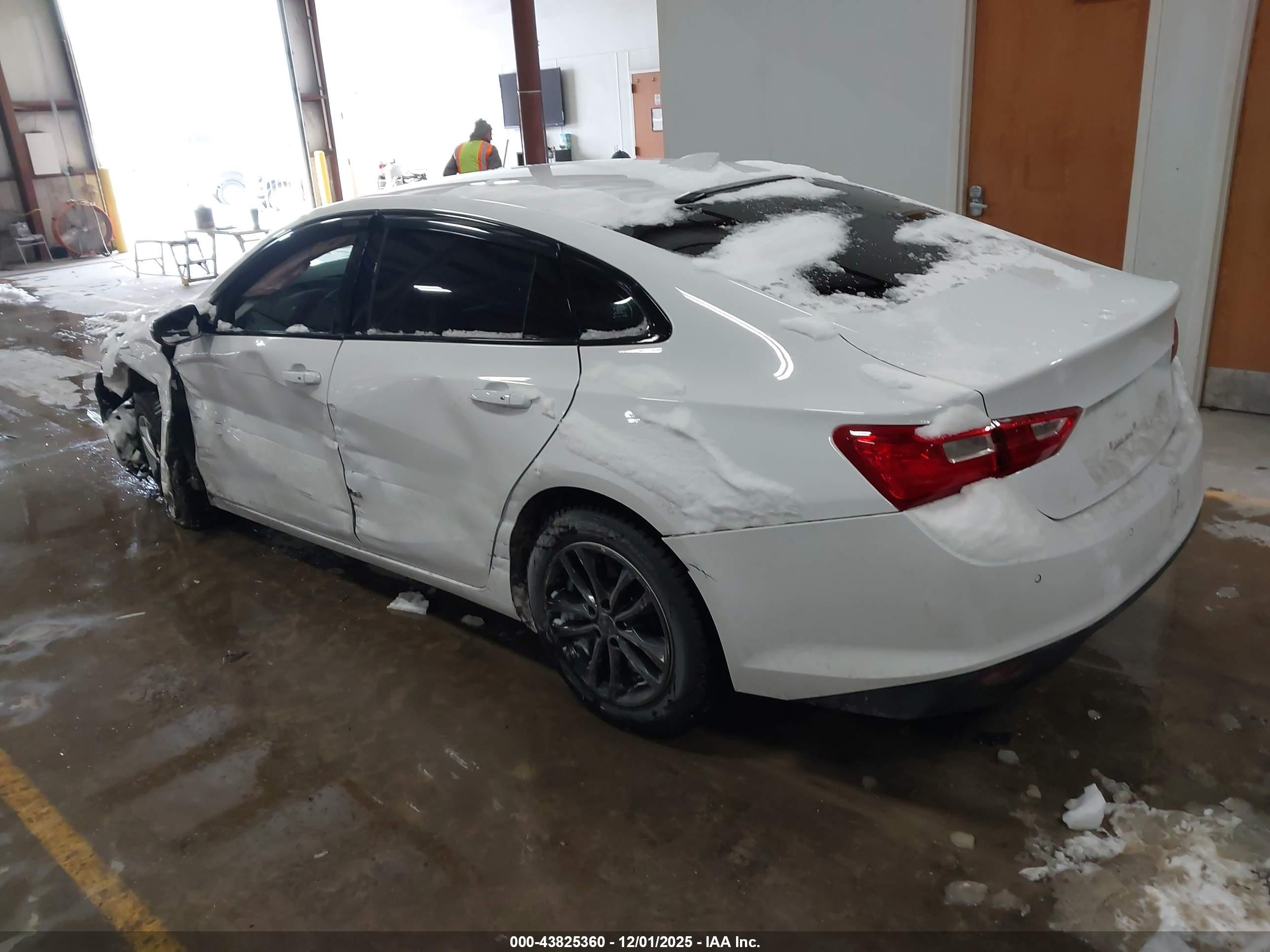CHEVROLET MALIBU image 3