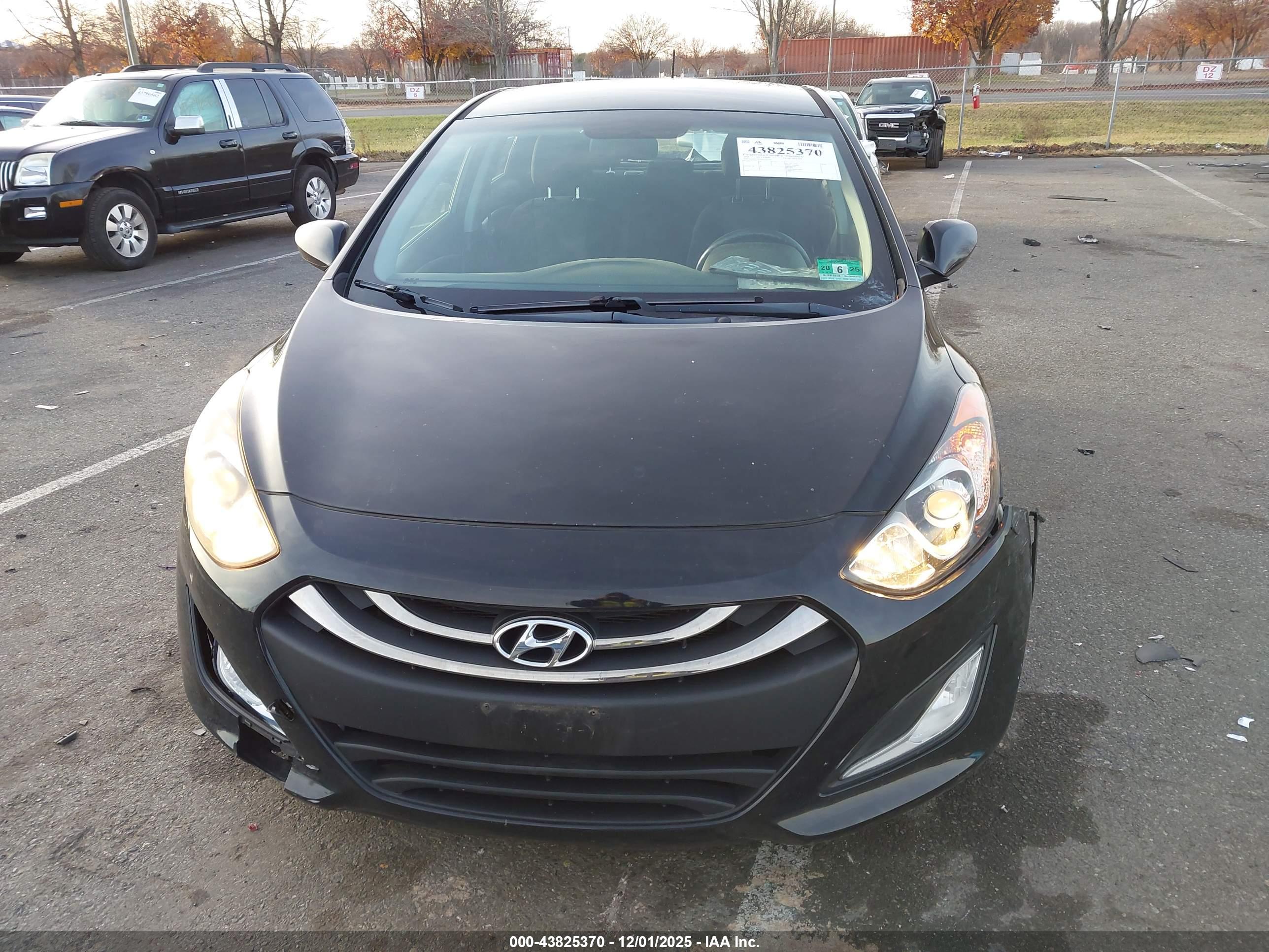 HYUNDAI ELANTRA image 6