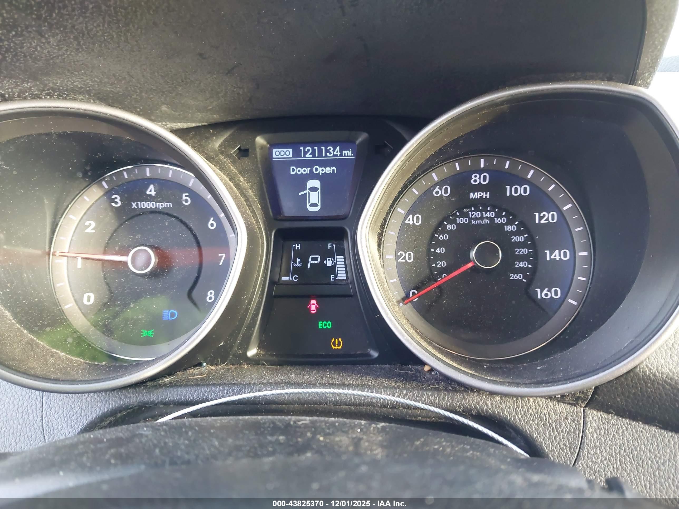 HYUNDAI ELANTRA image 7