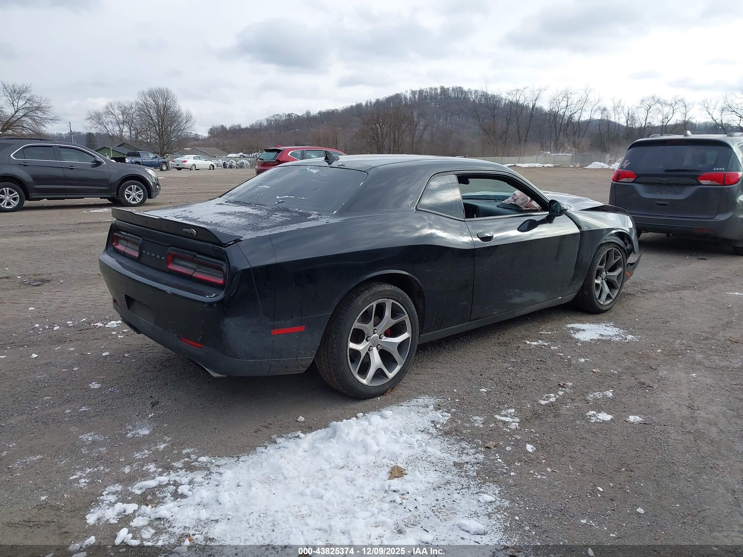 DODGE CHALLENGER image 4