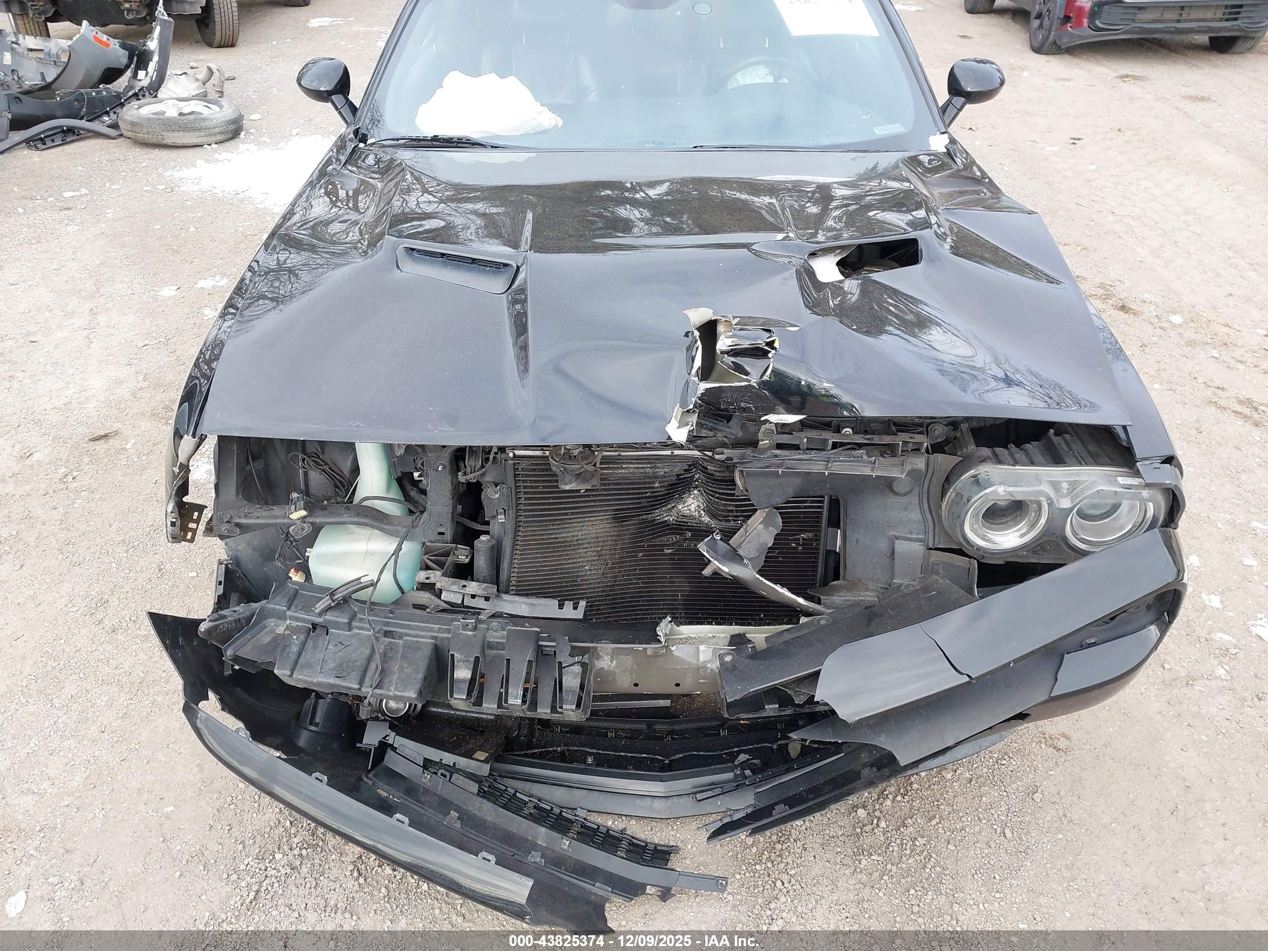 DODGE CHALLENGER image 6