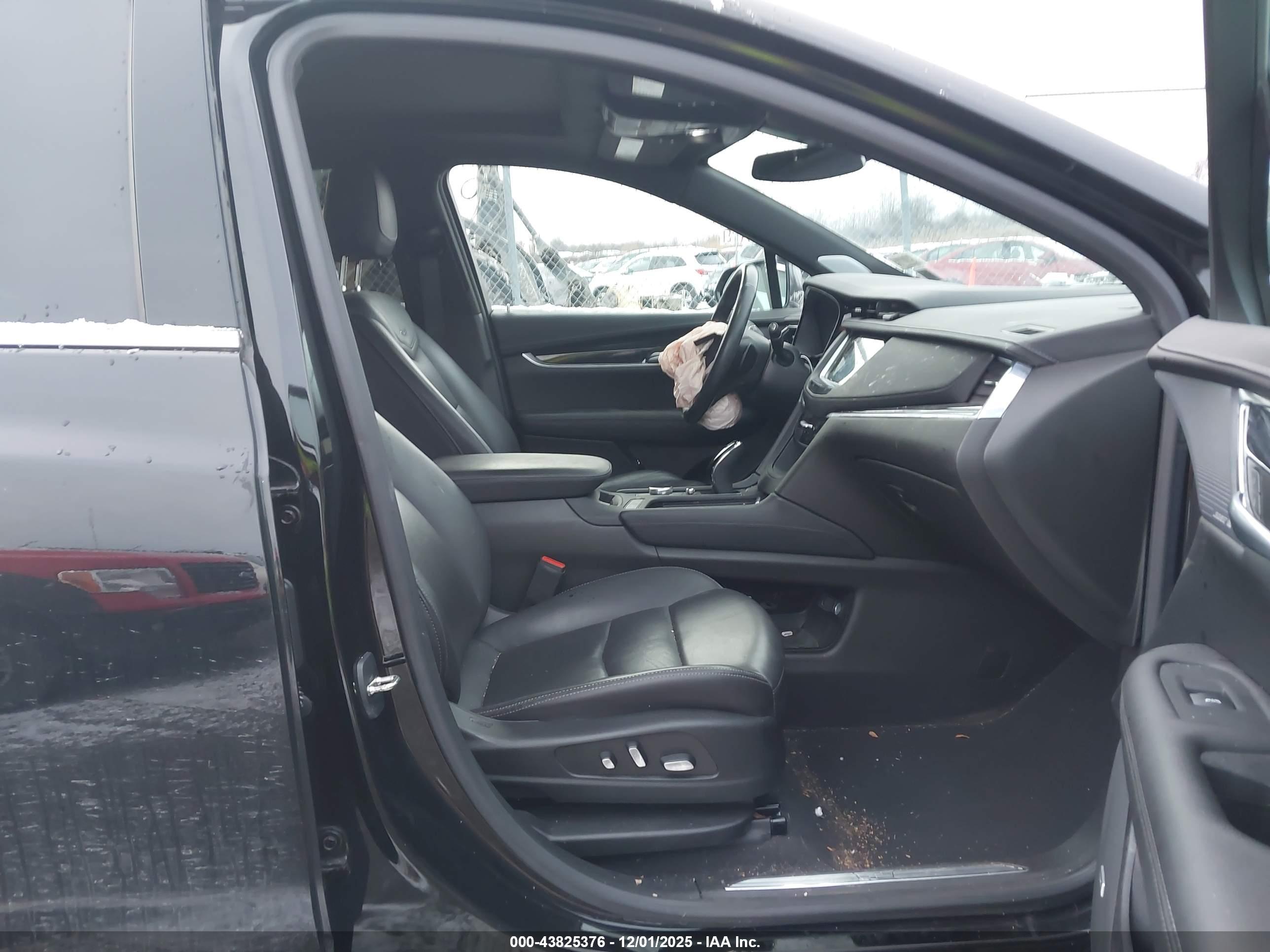 CADILLAC XT5 image 5