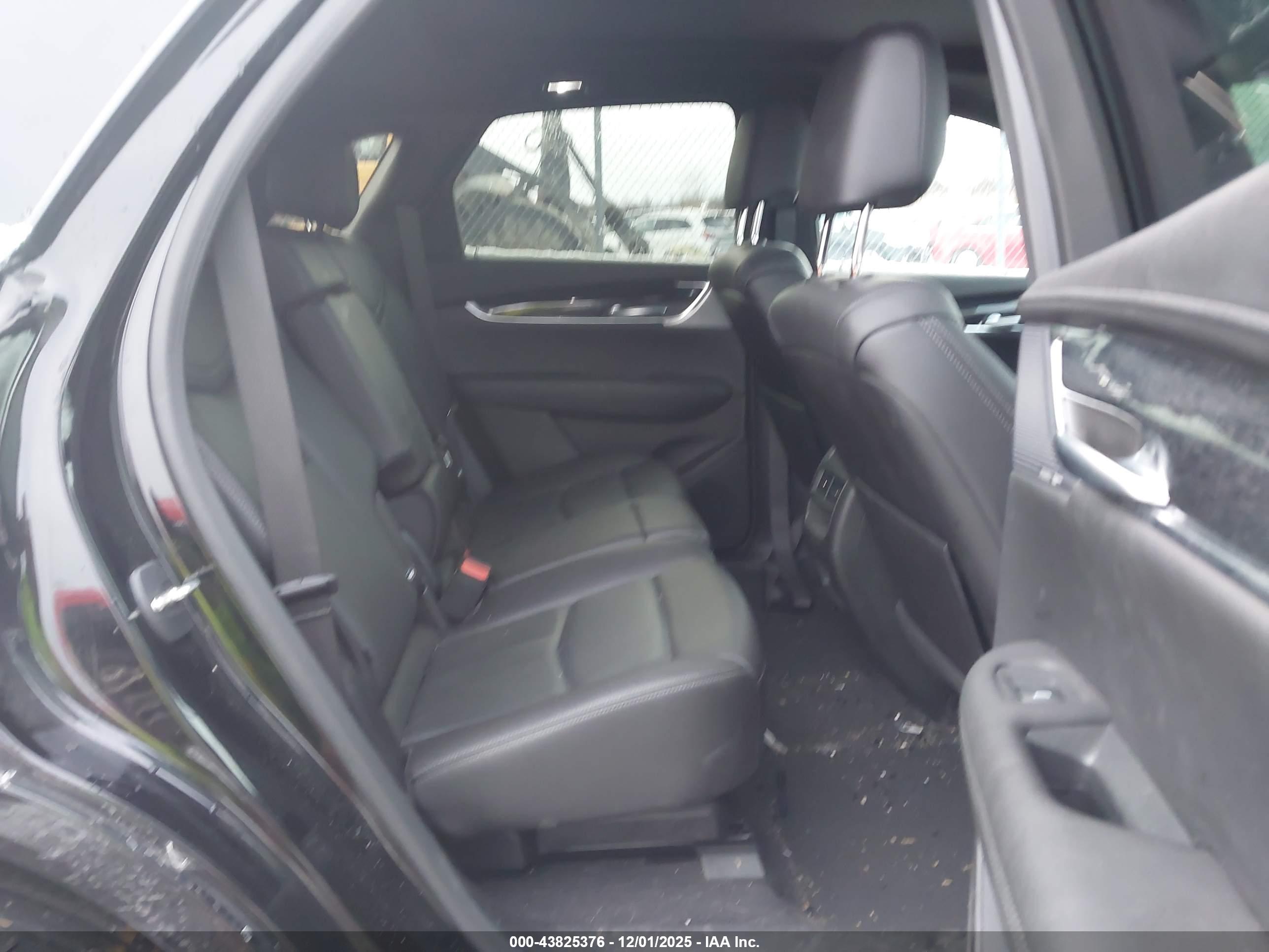 CADILLAC XT5 image 8