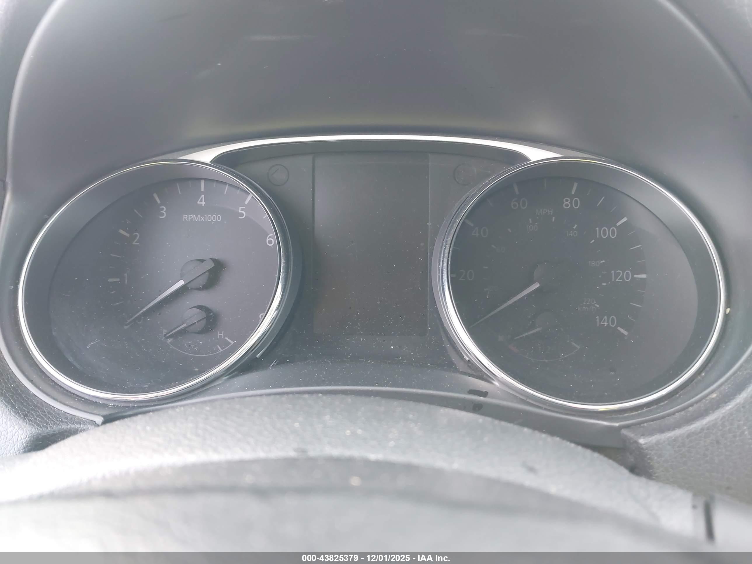 NISSAN ROGUE image 7