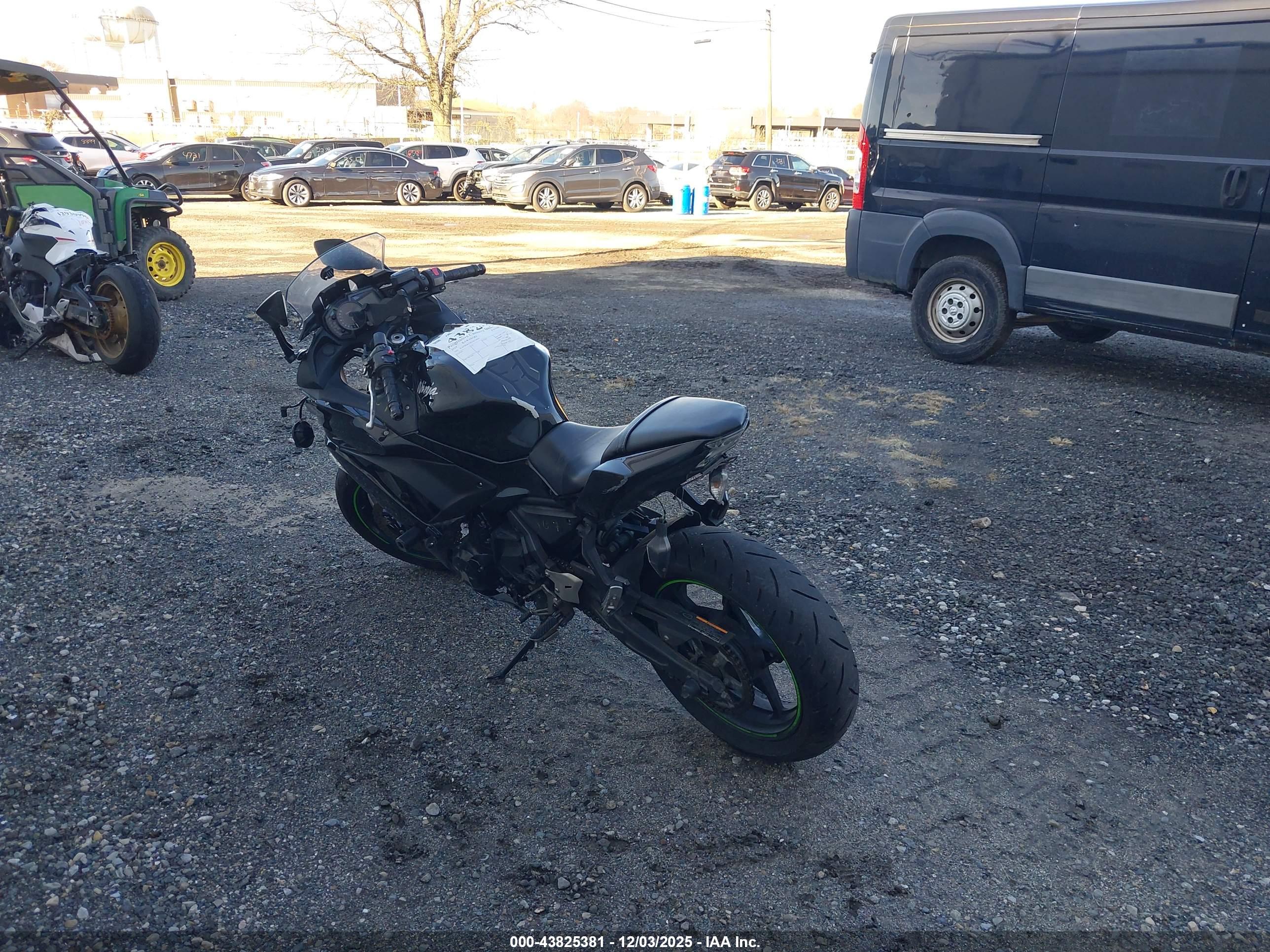 KAWASAKI EX650 image 3