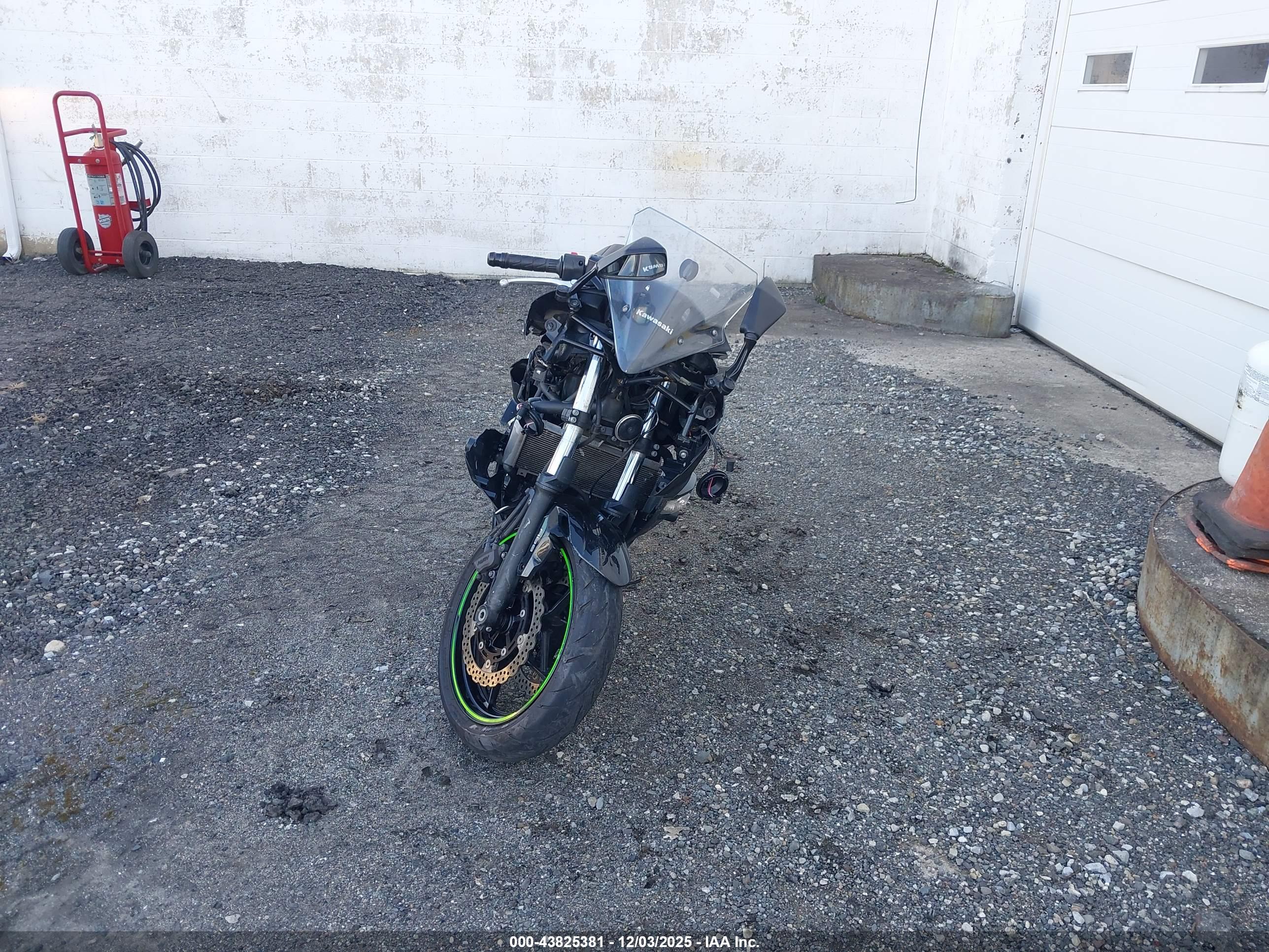 KAWASAKI EX650 image 5