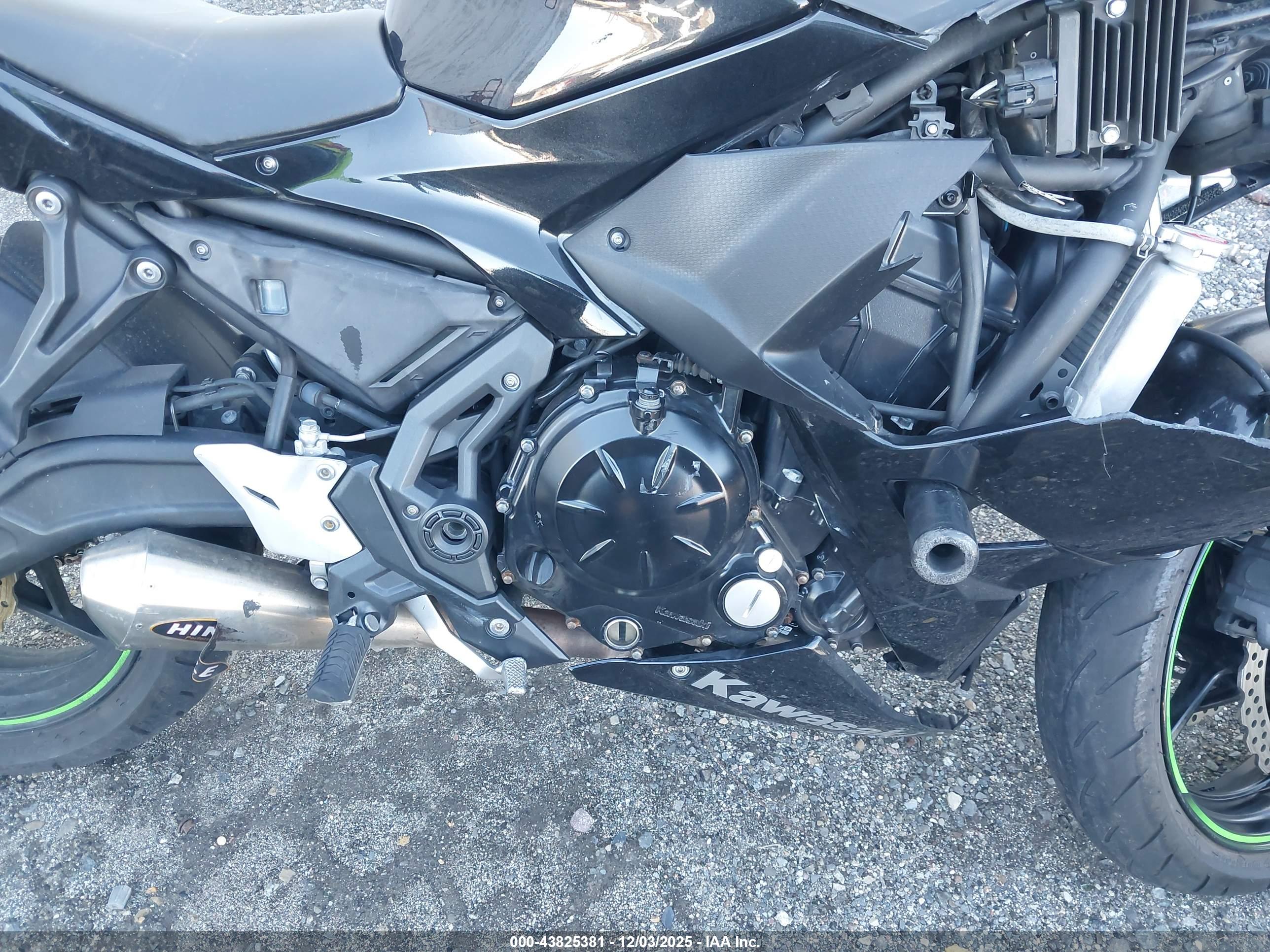 KAWASAKI EX650 image 8