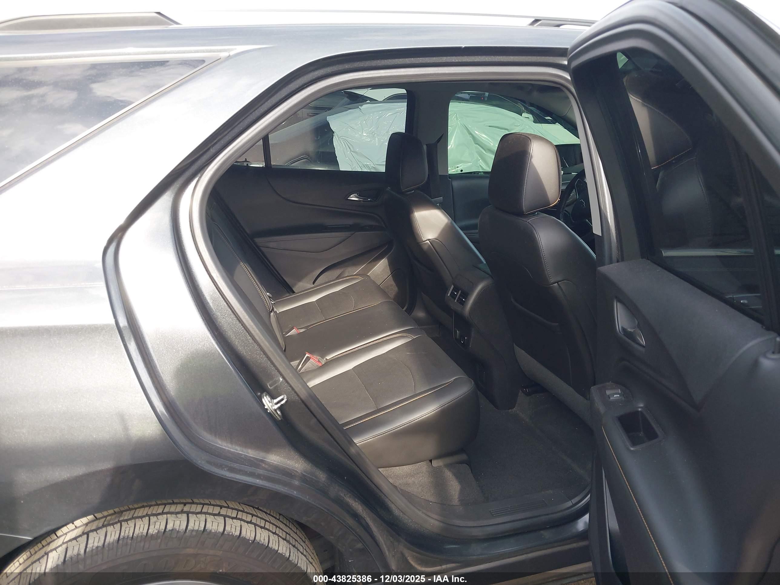 CHEVROLET EQUINOX image 8