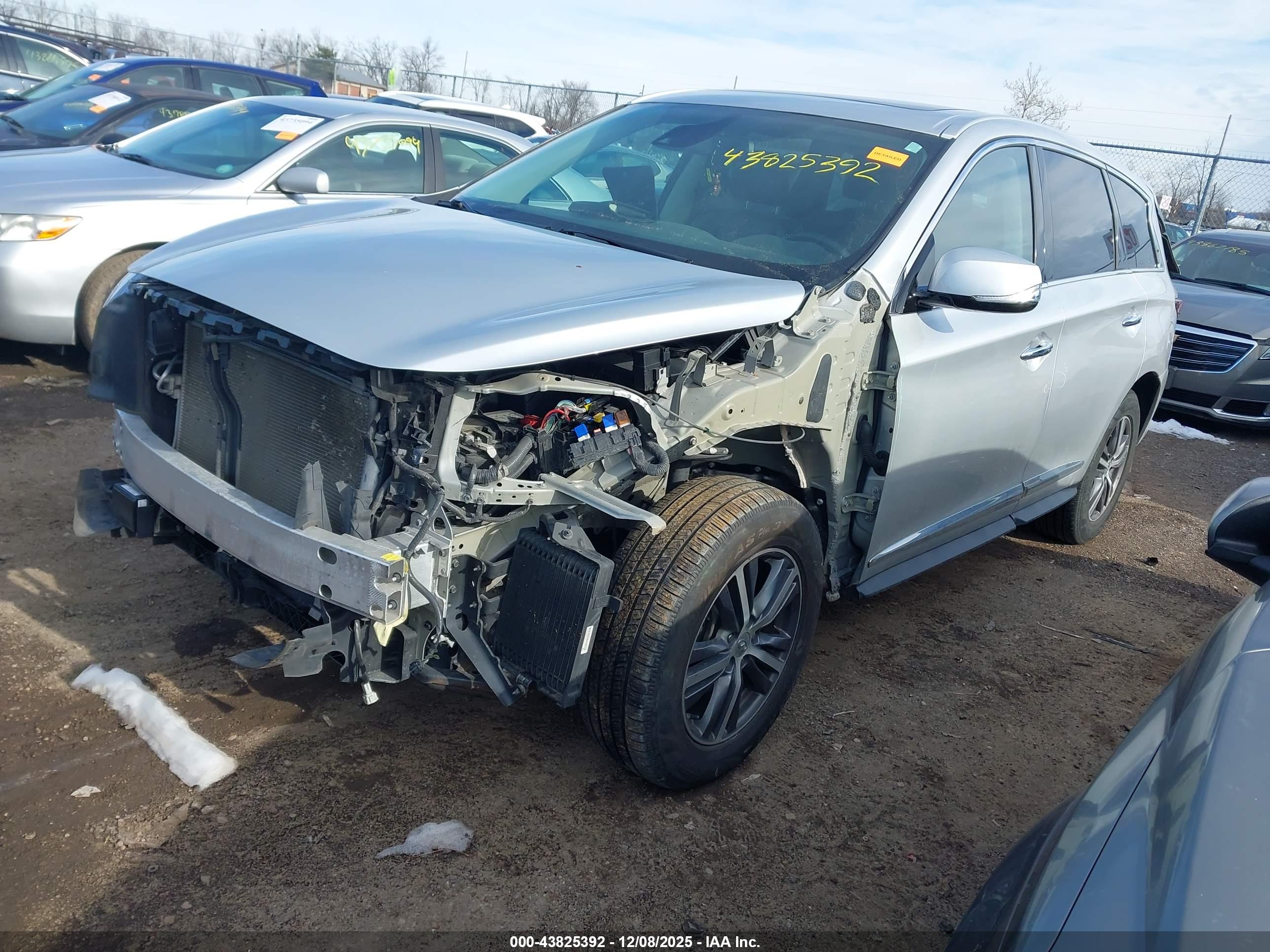 INFINITI QX60 image 2