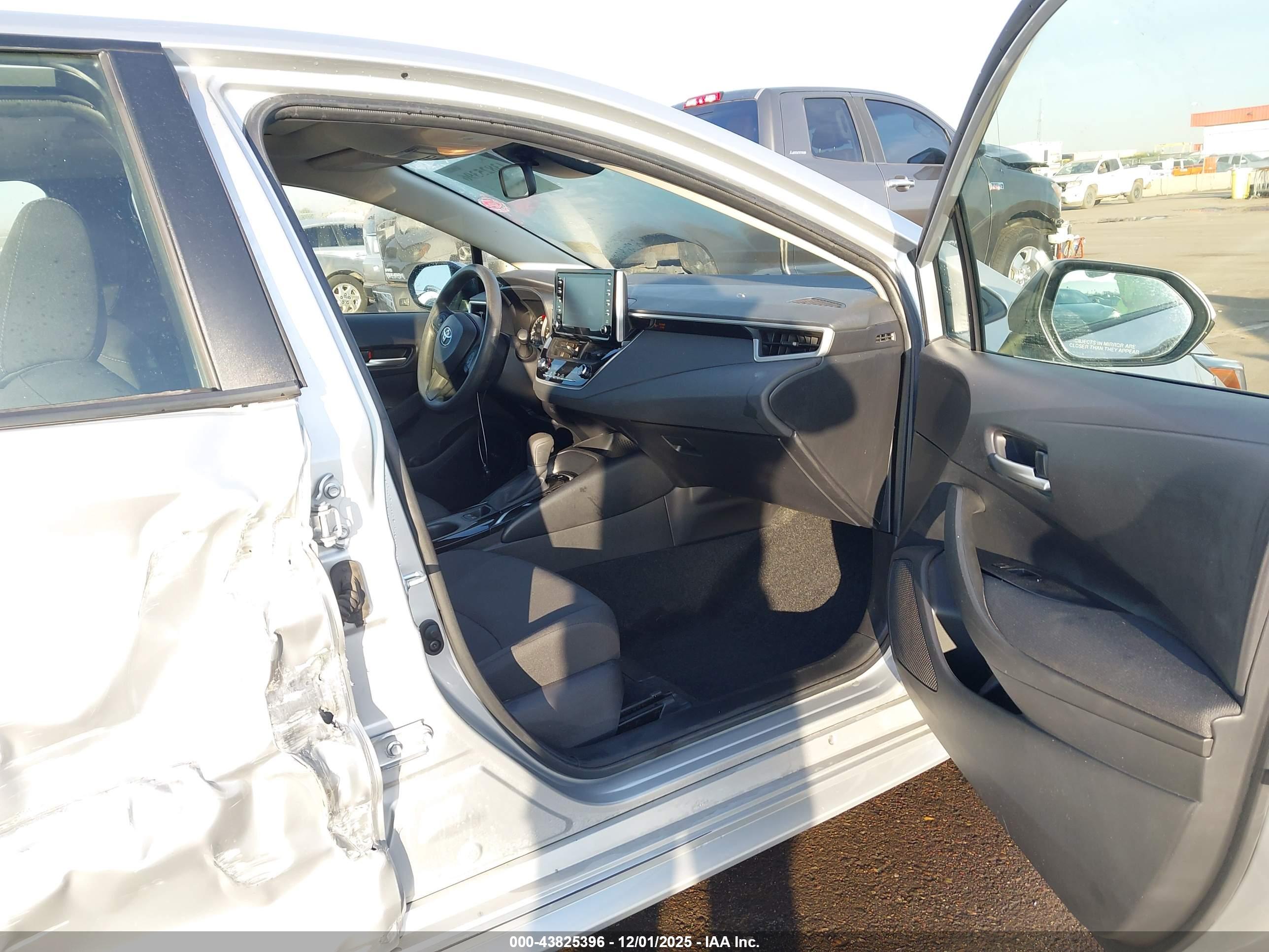 TOYOTA COROLLA image 5