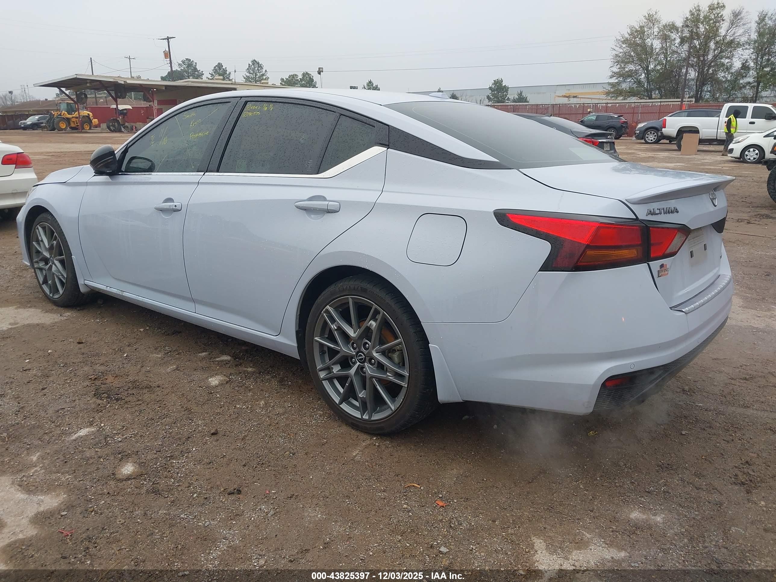 NISSAN ALTIMA image 3