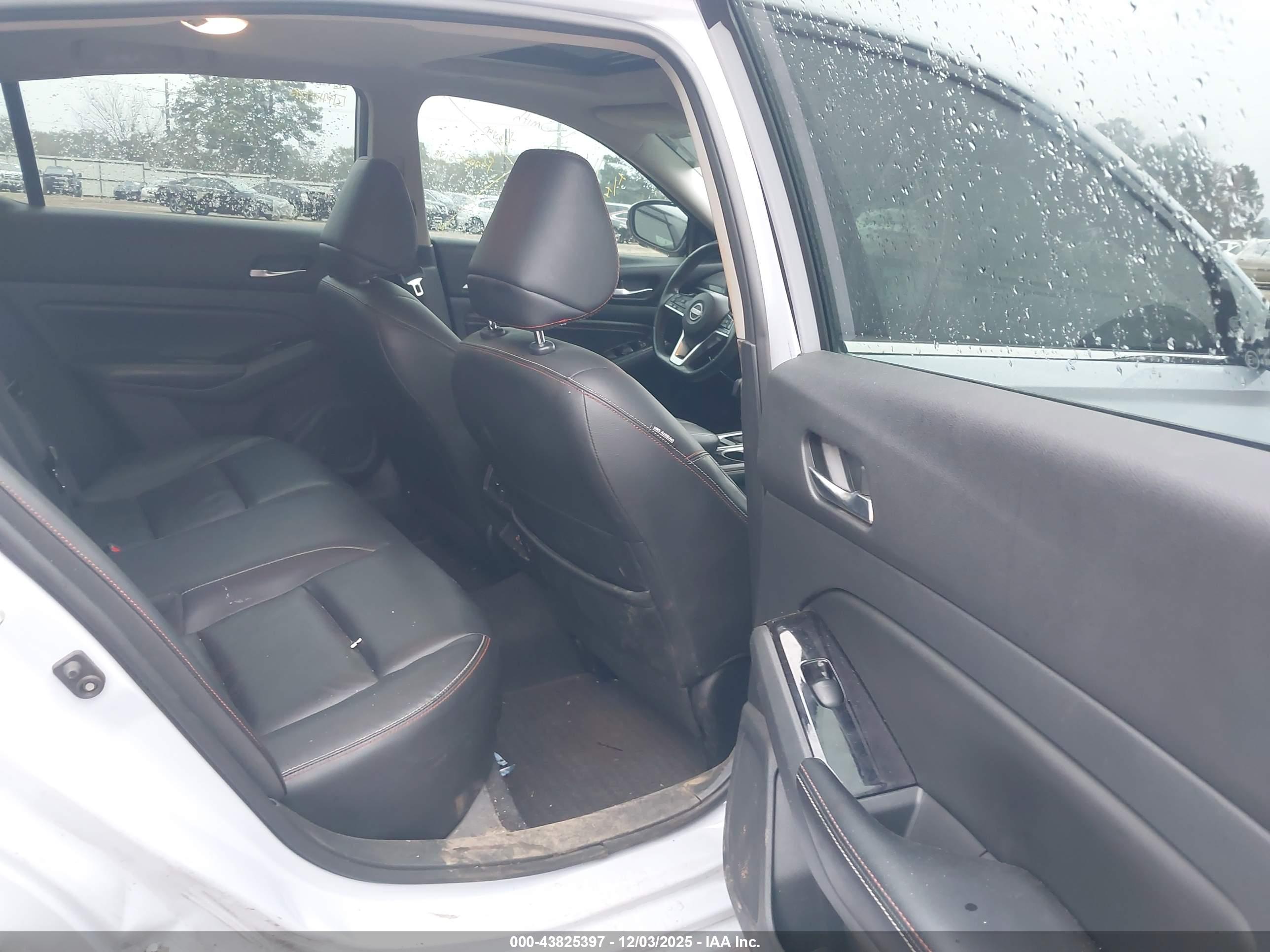 NISSAN ALTIMA image 8