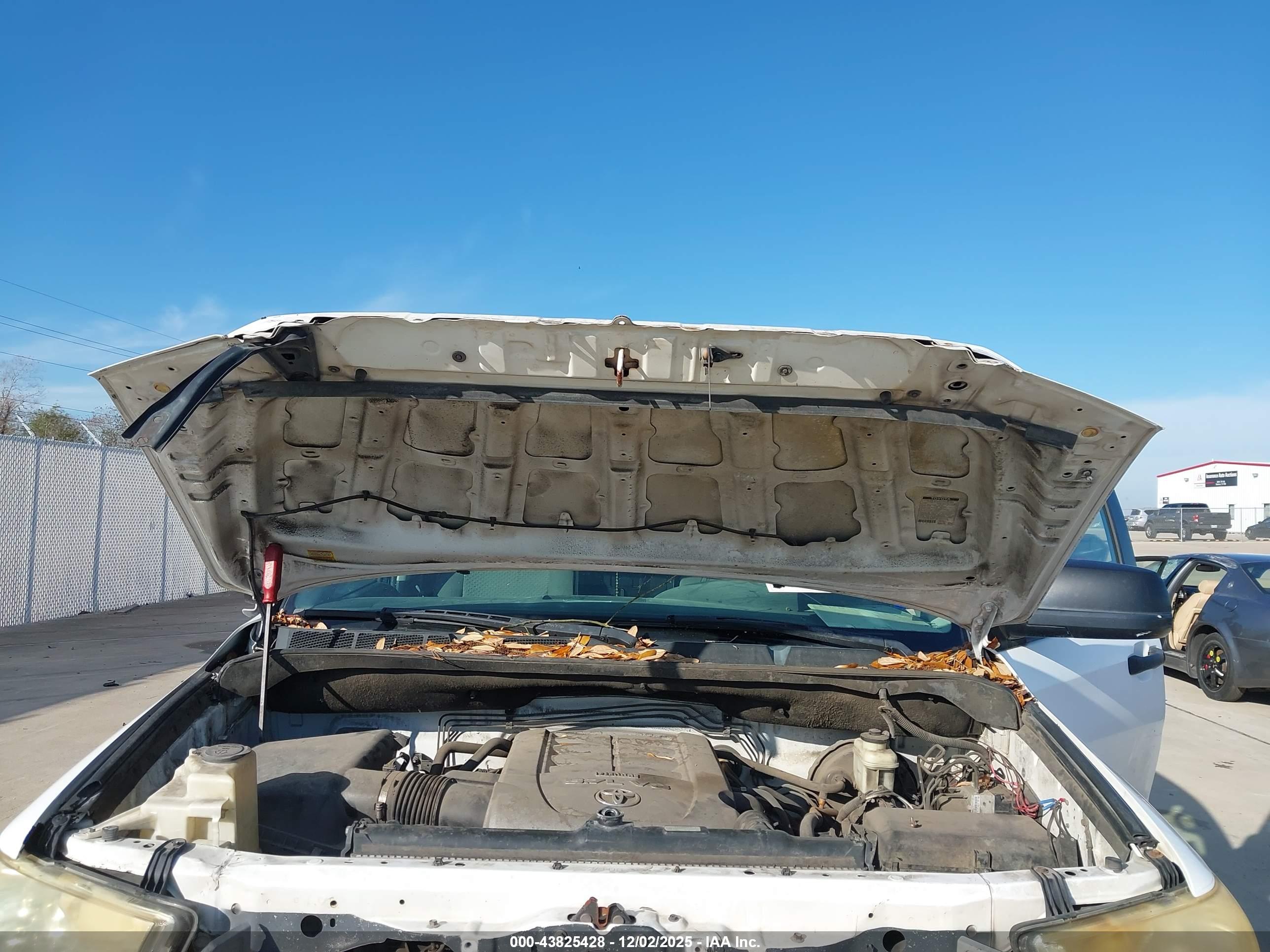 TOYOTA TUNDRA image 10