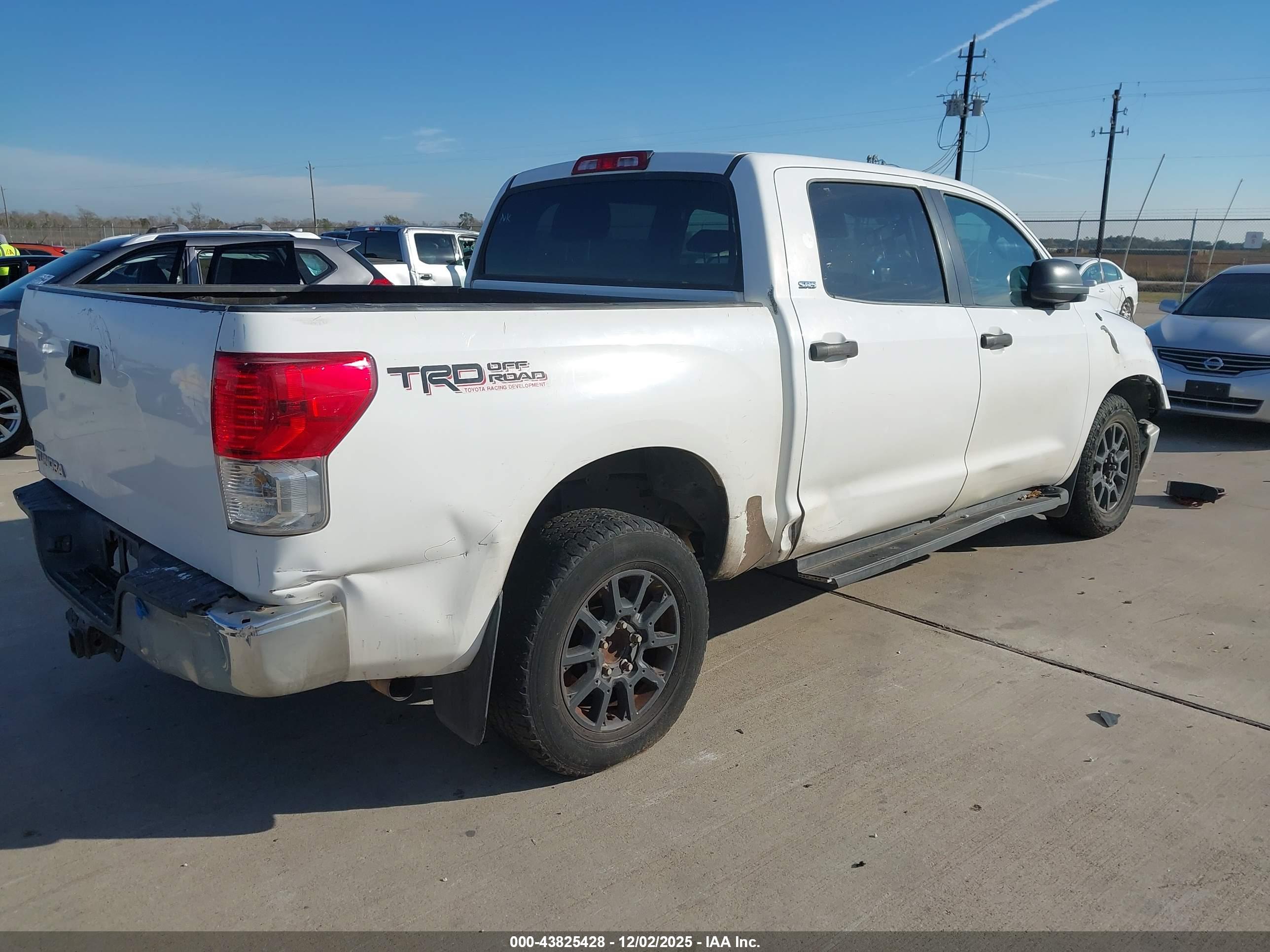 TOYOTA TUNDRA image 4