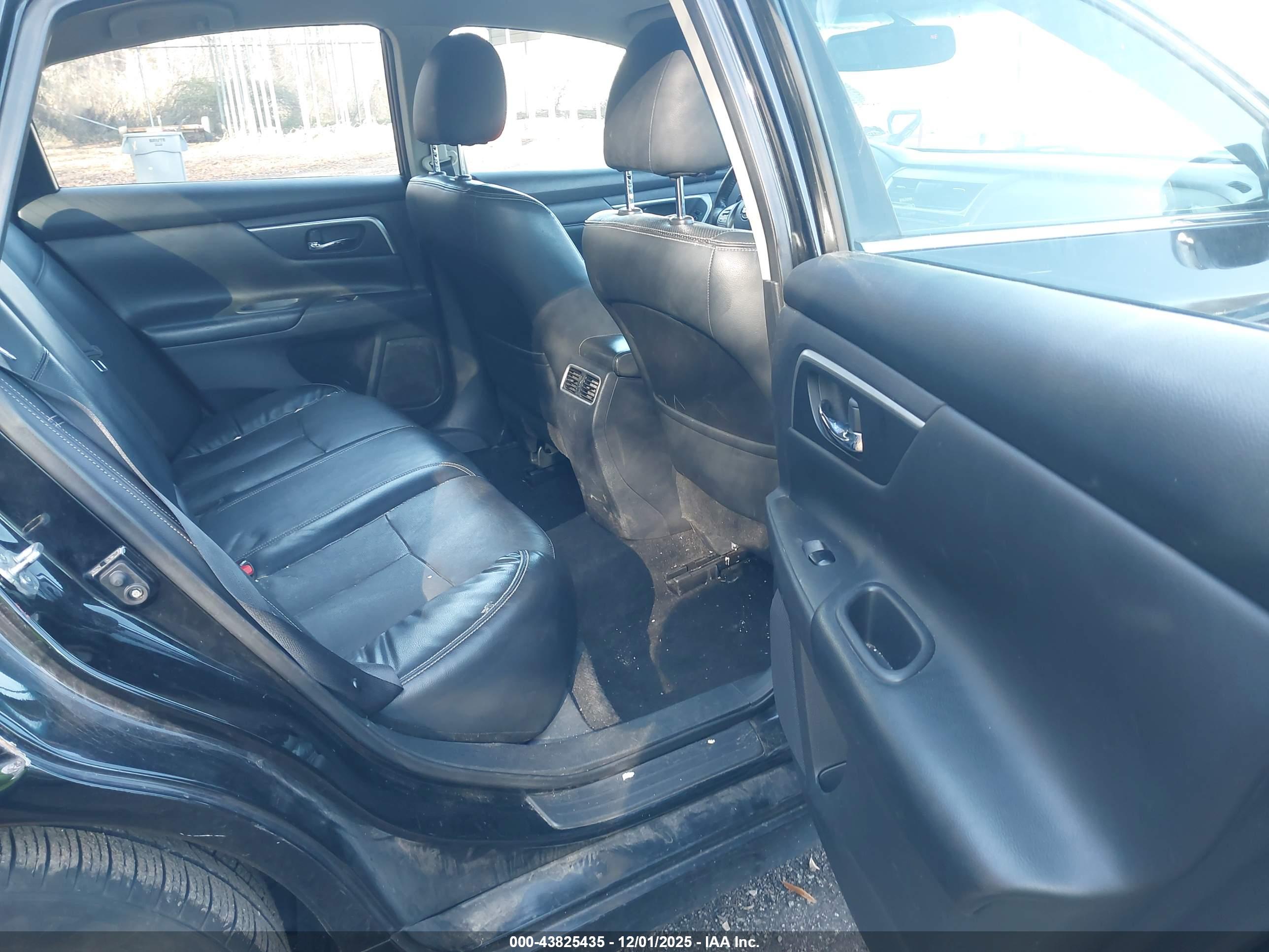 NISSAN ALTIMA image 8
