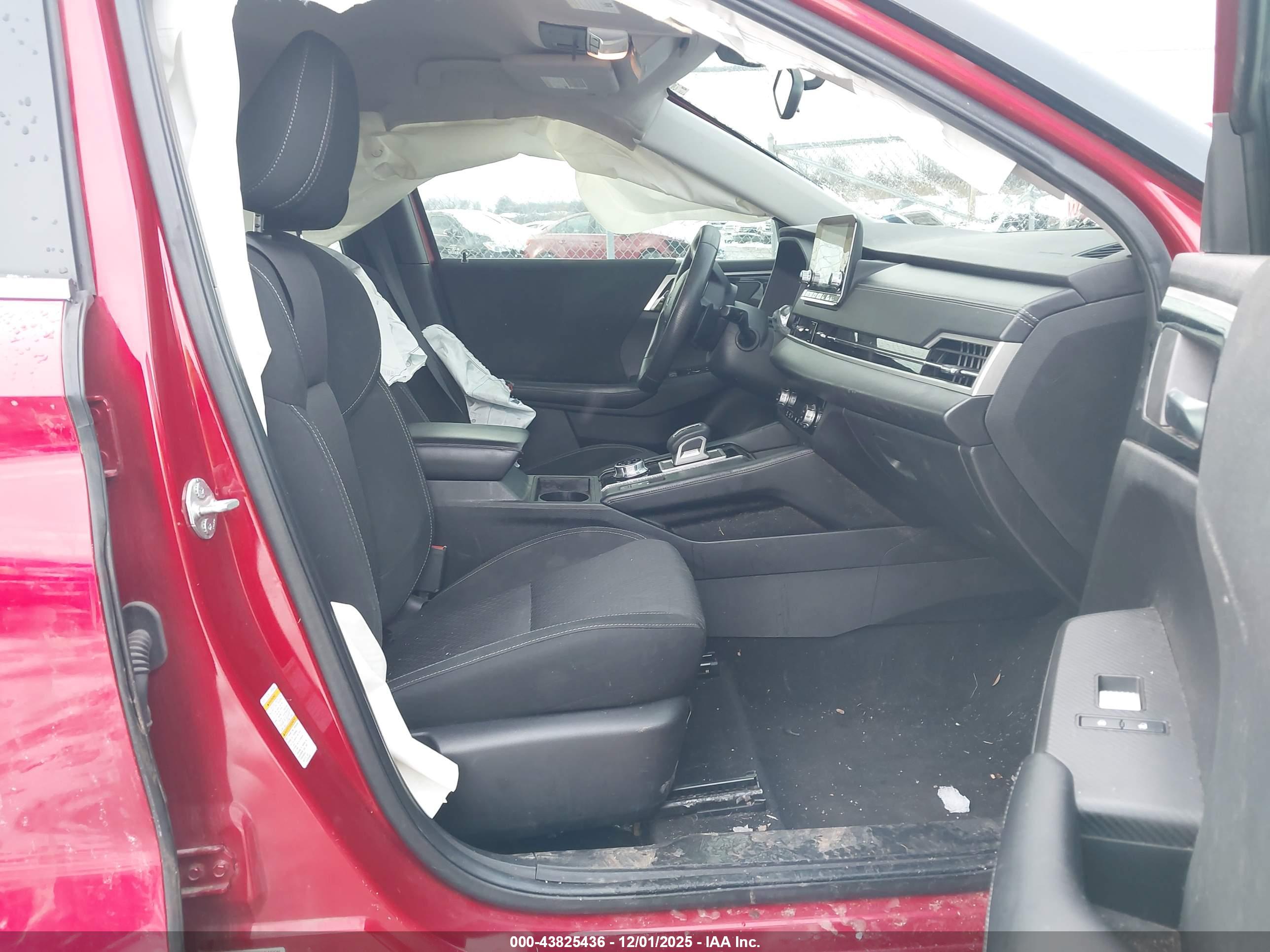 MITSUBISHI OUTLANDER image 5