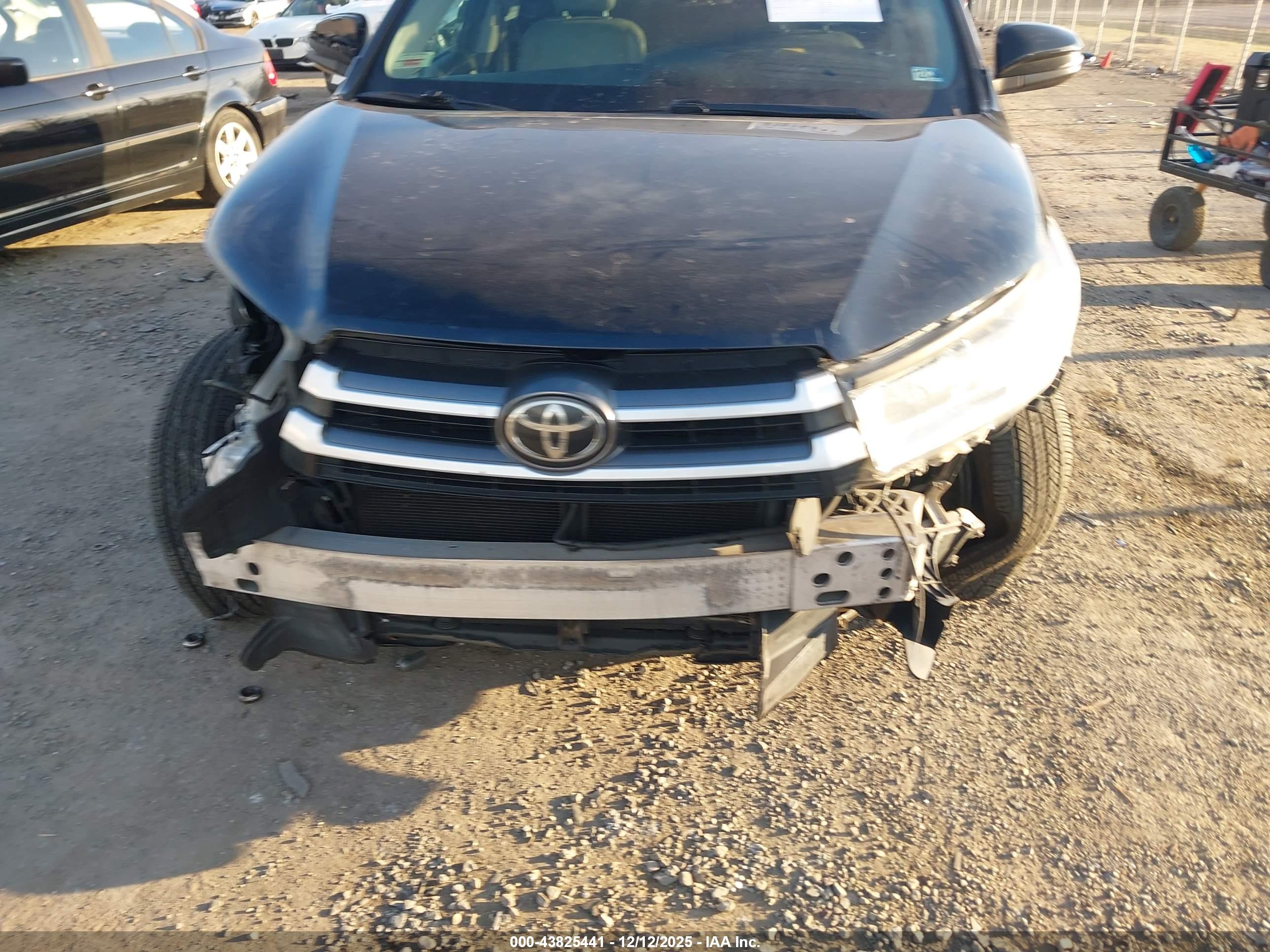 TOYOTA HIGHLANDER image 6