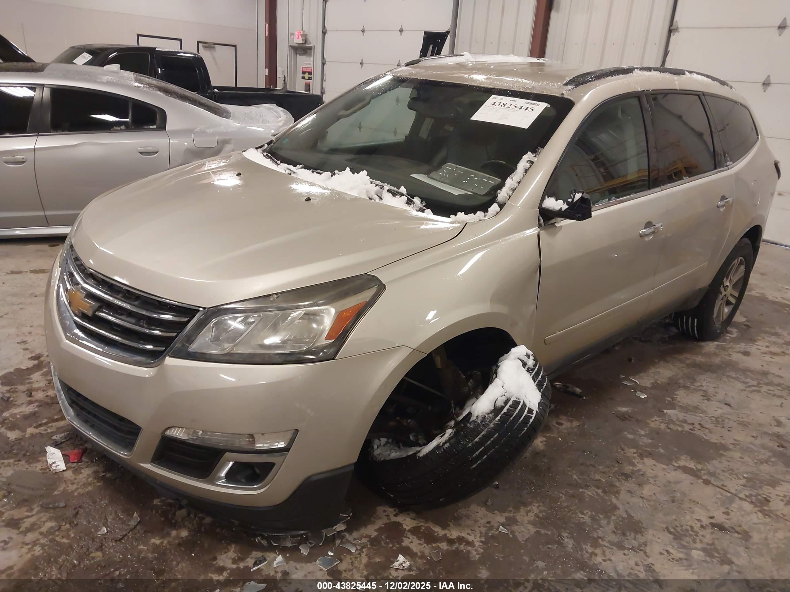 CHEVROLET TRAVERSE image 2