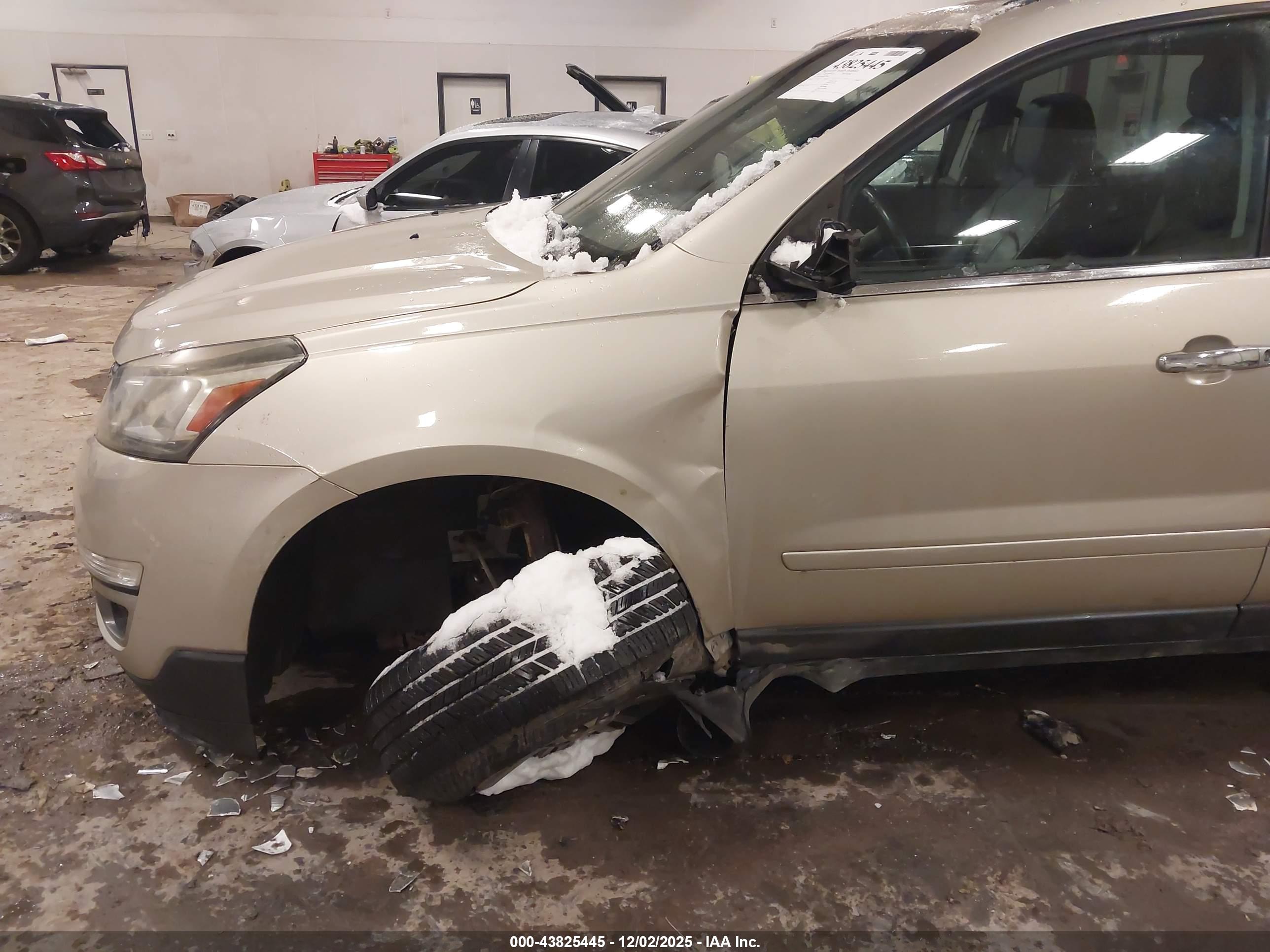 CHEVROLET TRAVERSE image 6