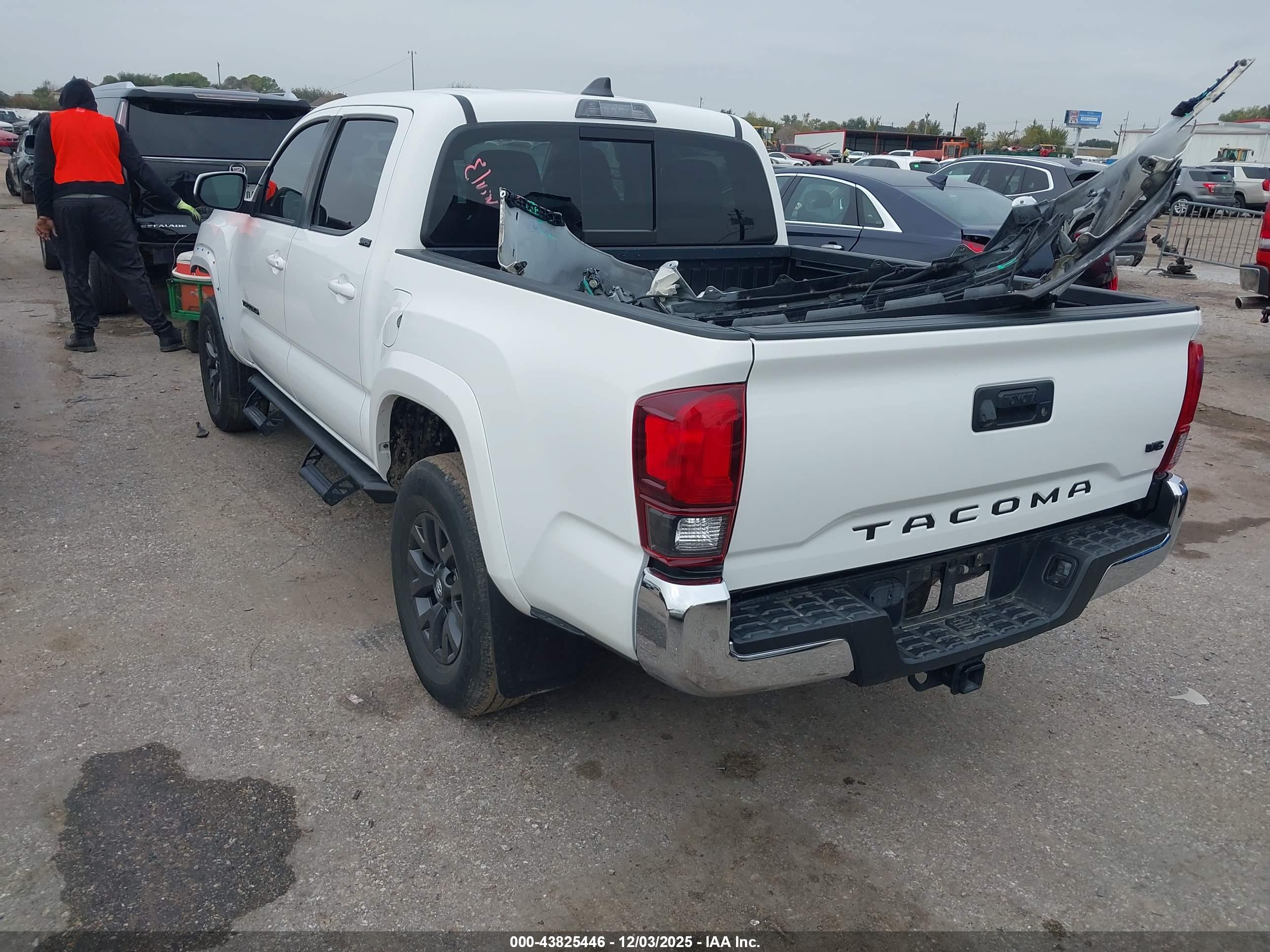 TOYOTA TACOMA image 3