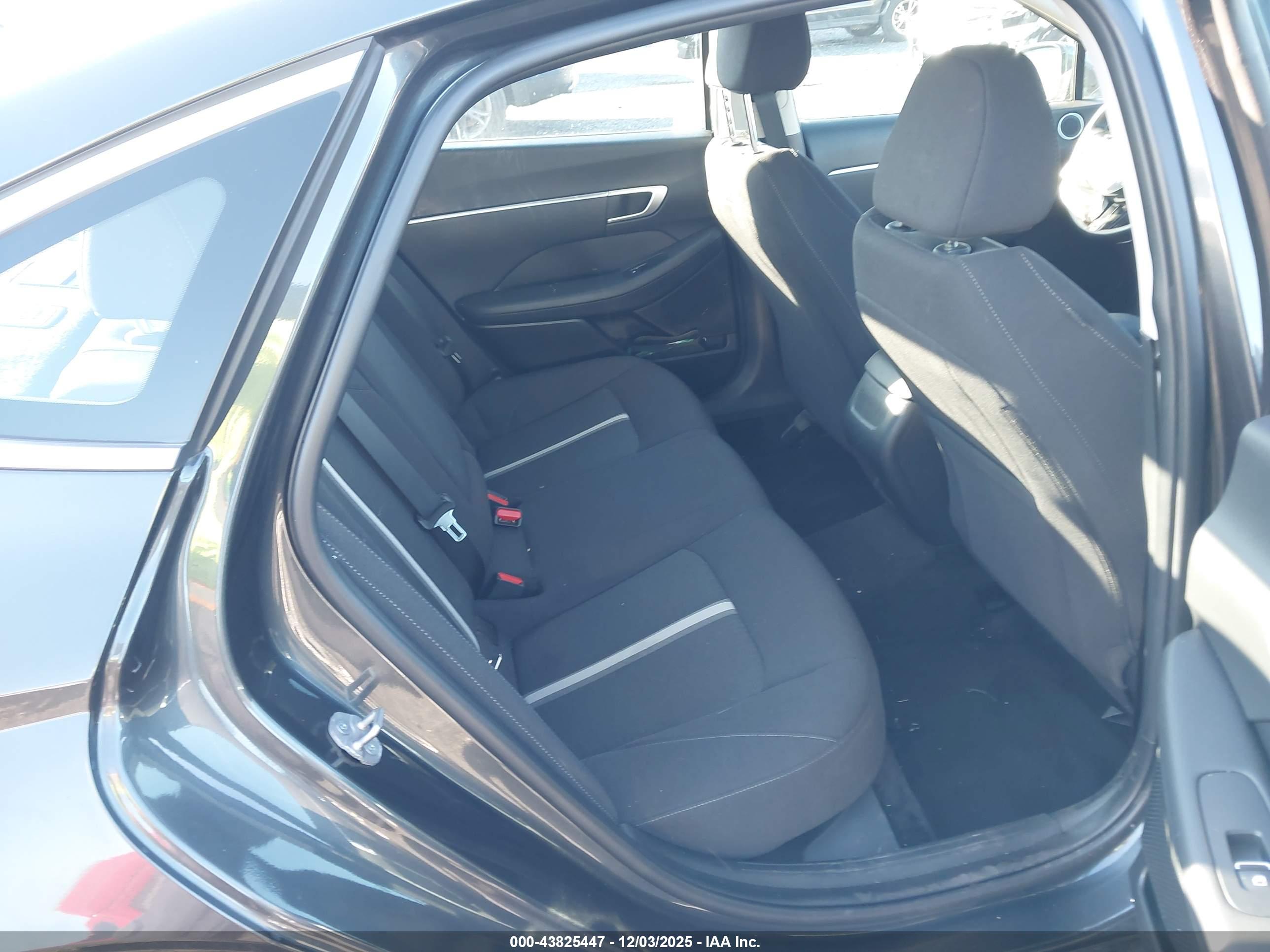 HYUNDAI SONATA image 8