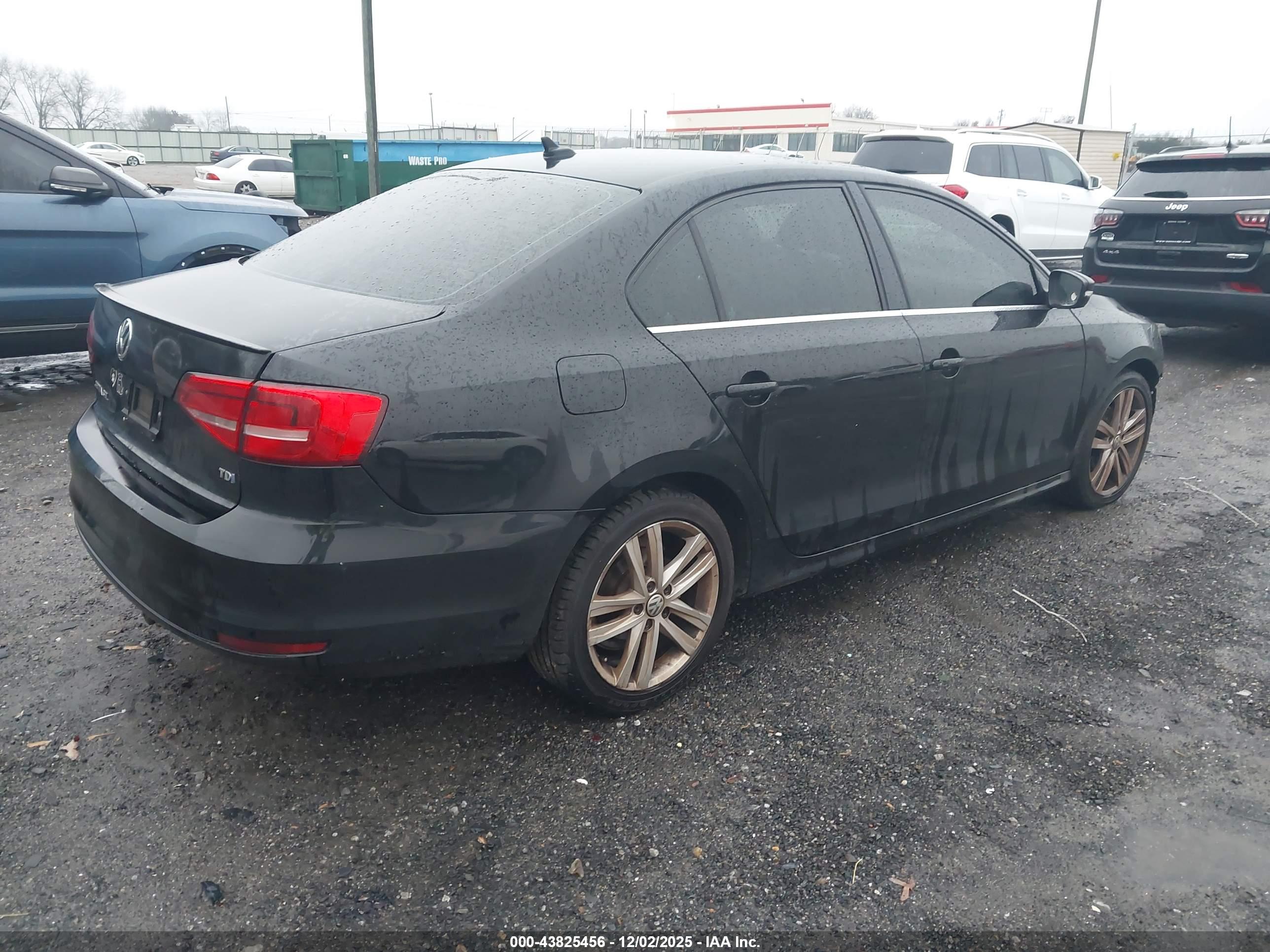 VOLKSWAGEN JETTA image 4