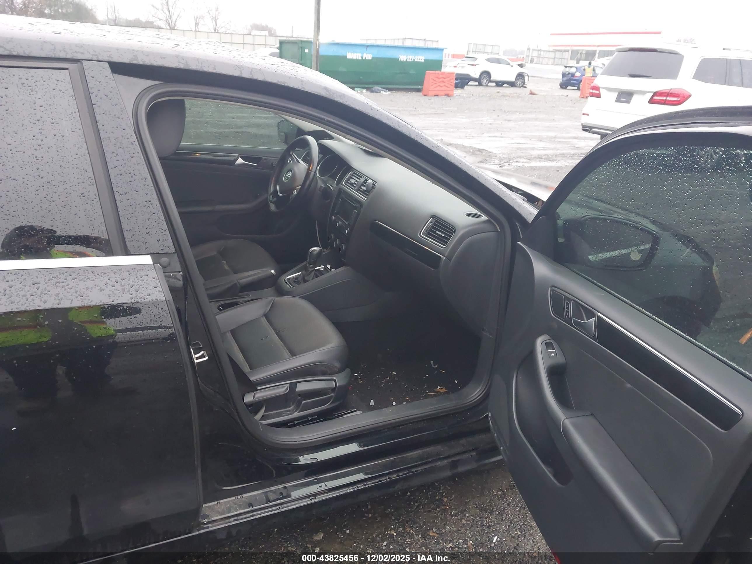 VOLKSWAGEN JETTA image 5