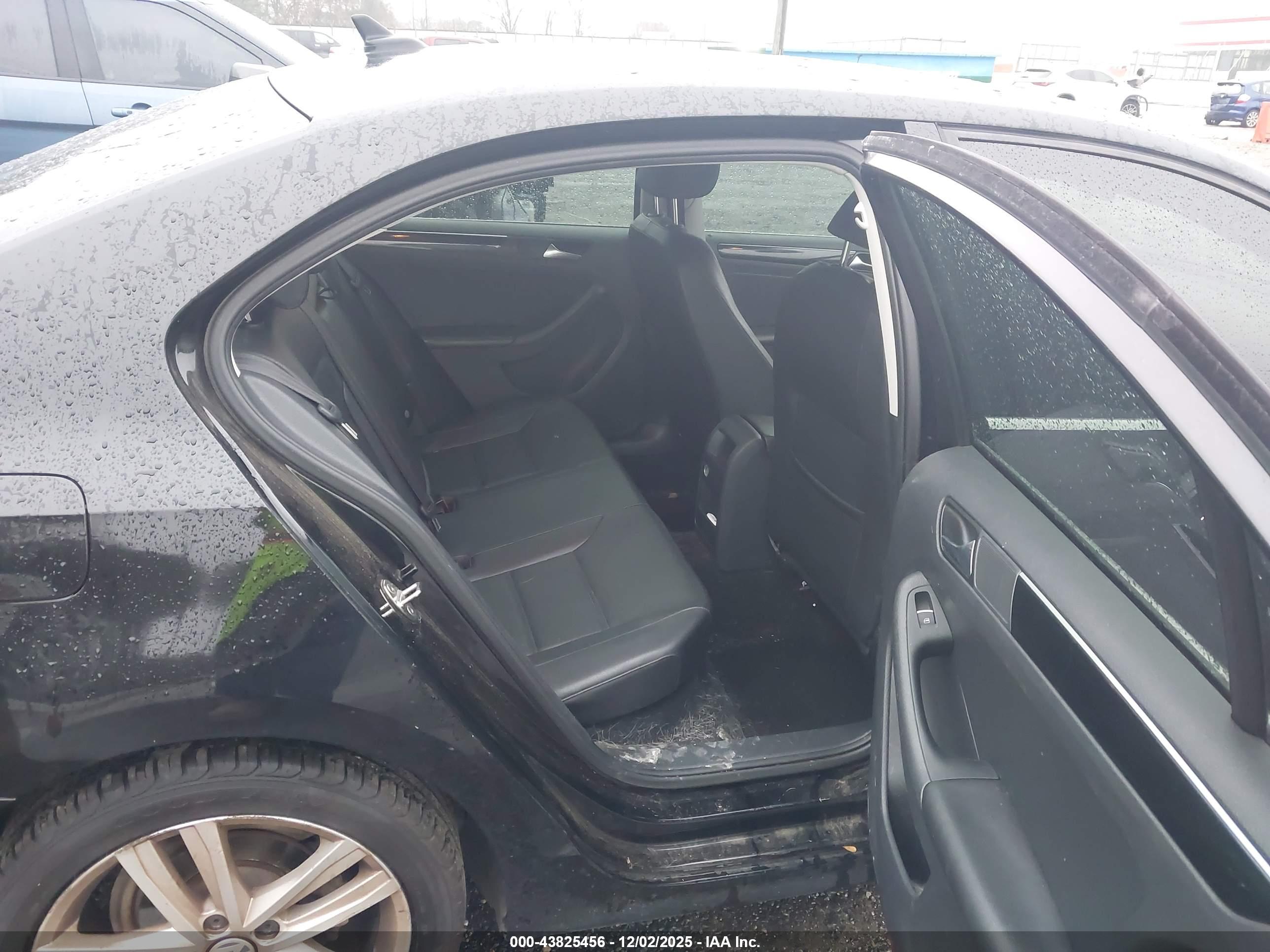VOLKSWAGEN JETTA image 8