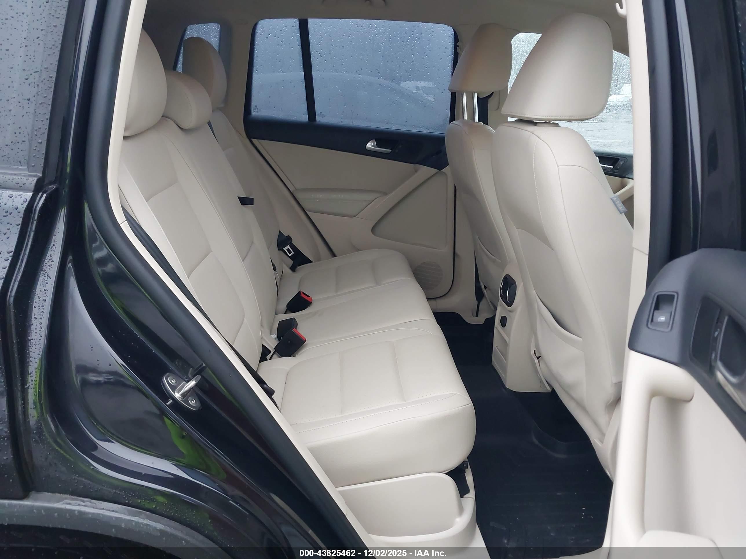 VOLKSWAGEN TIGUAN image 8