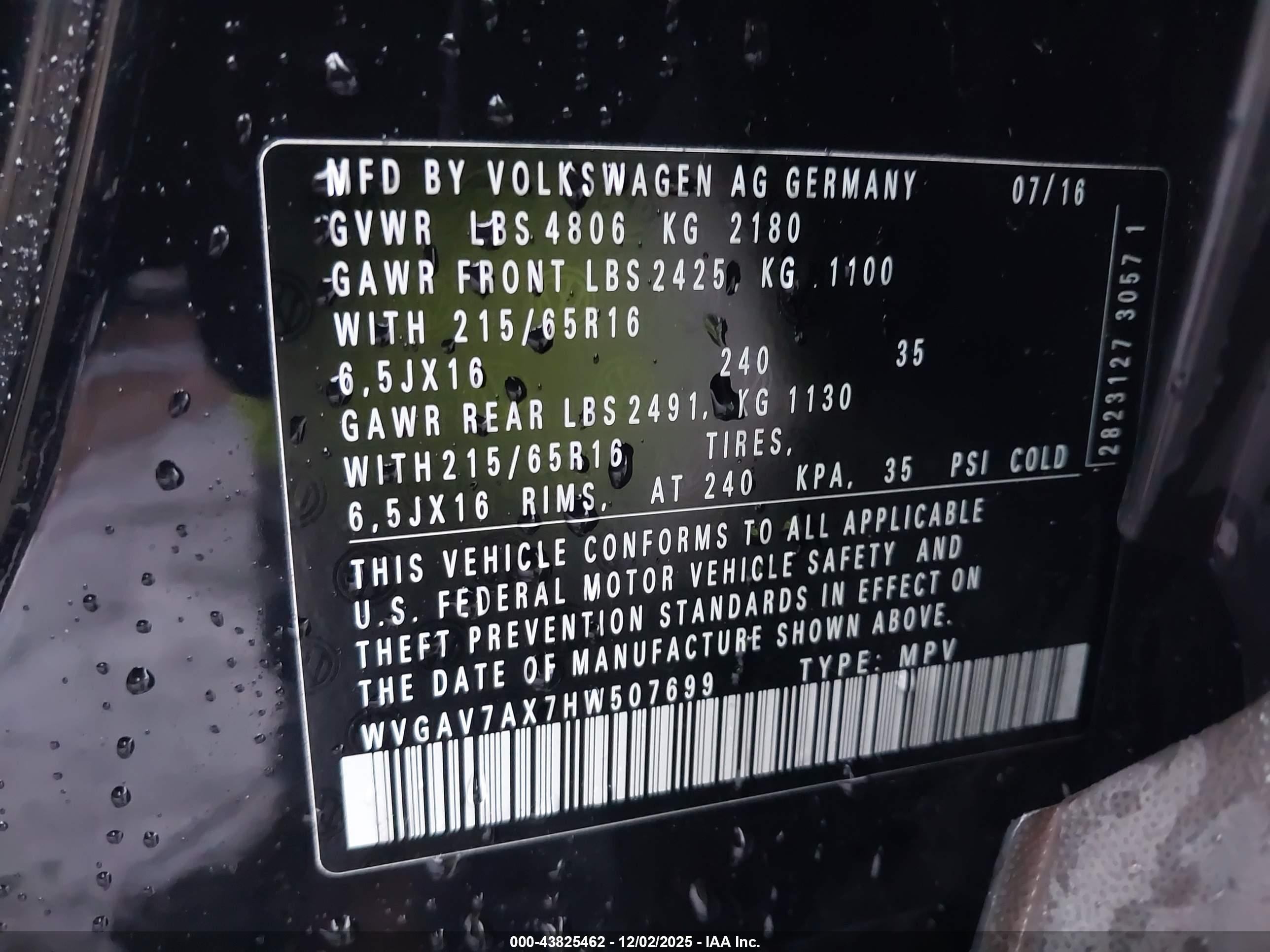 VOLKSWAGEN TIGUAN image 9