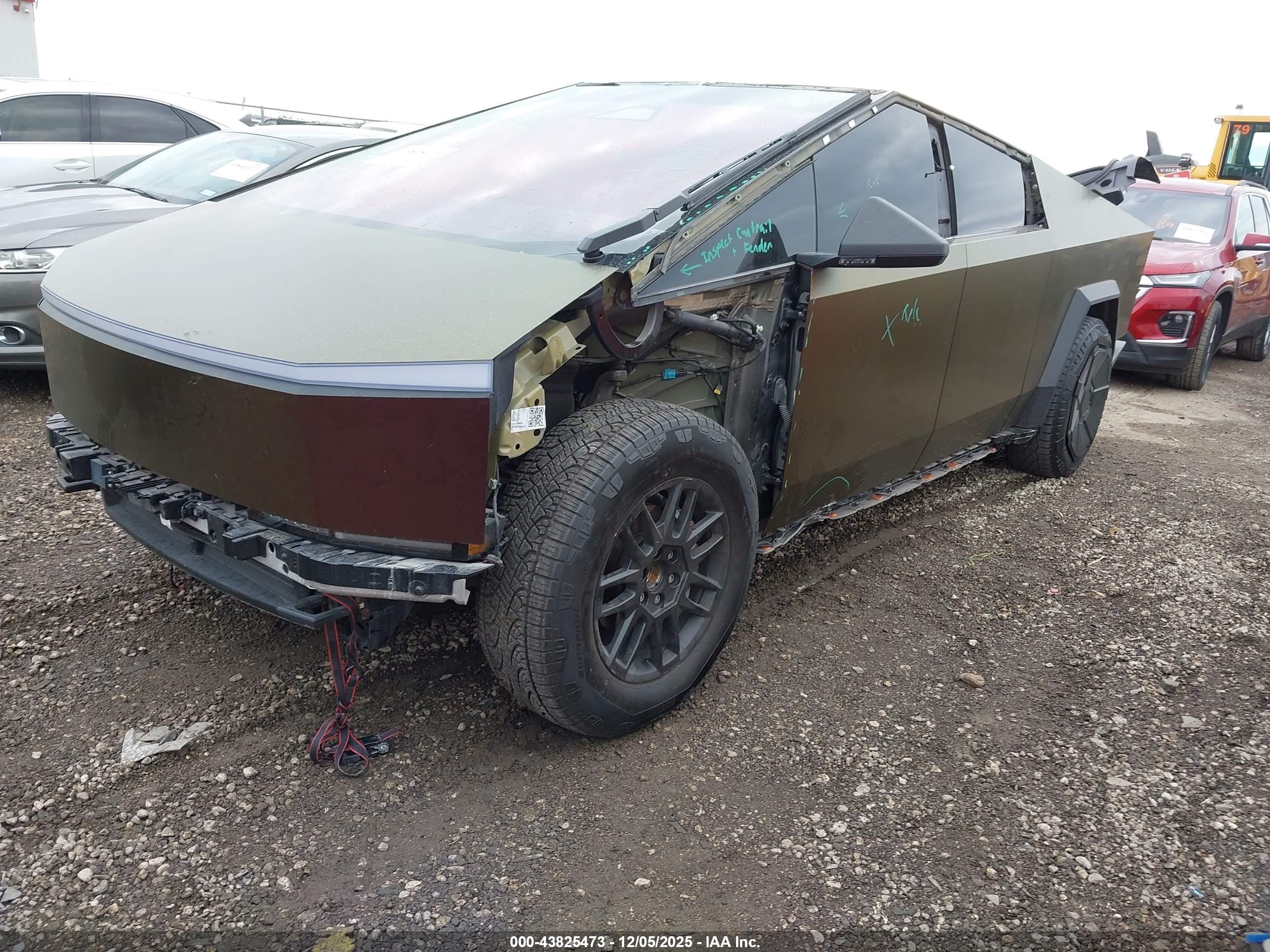 TESLA CYBERTRUCK image 2