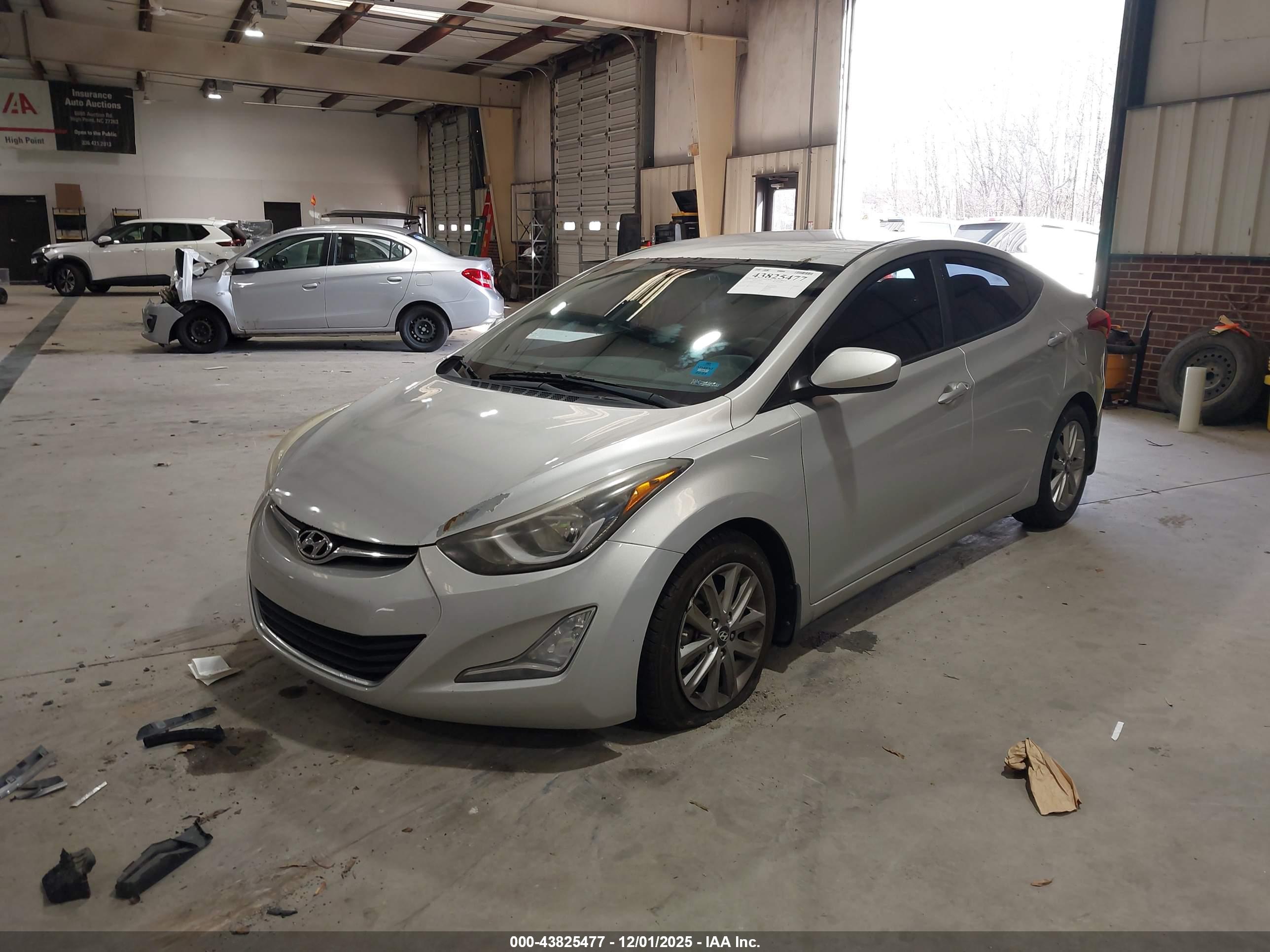 HYUNDAI ELANTRA image 2