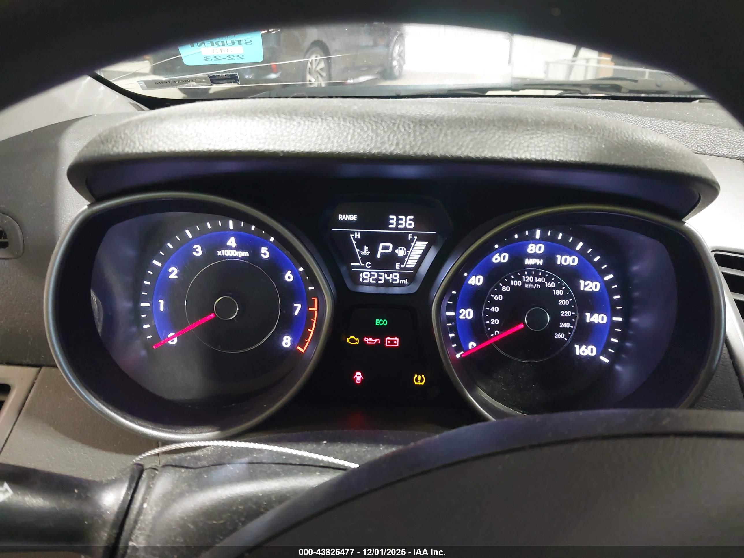 HYUNDAI ELANTRA image 7