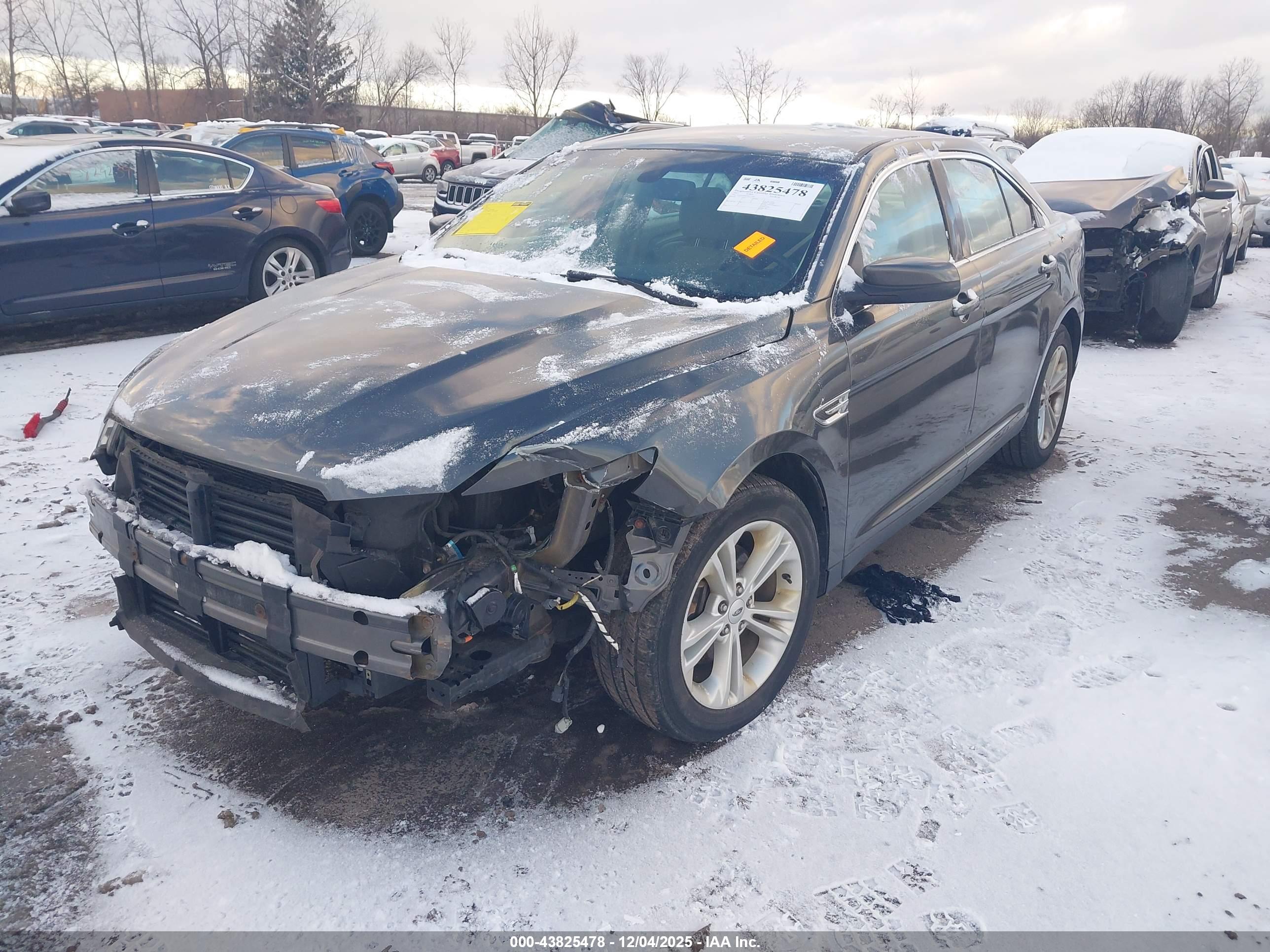 FORD TAURUS image 2