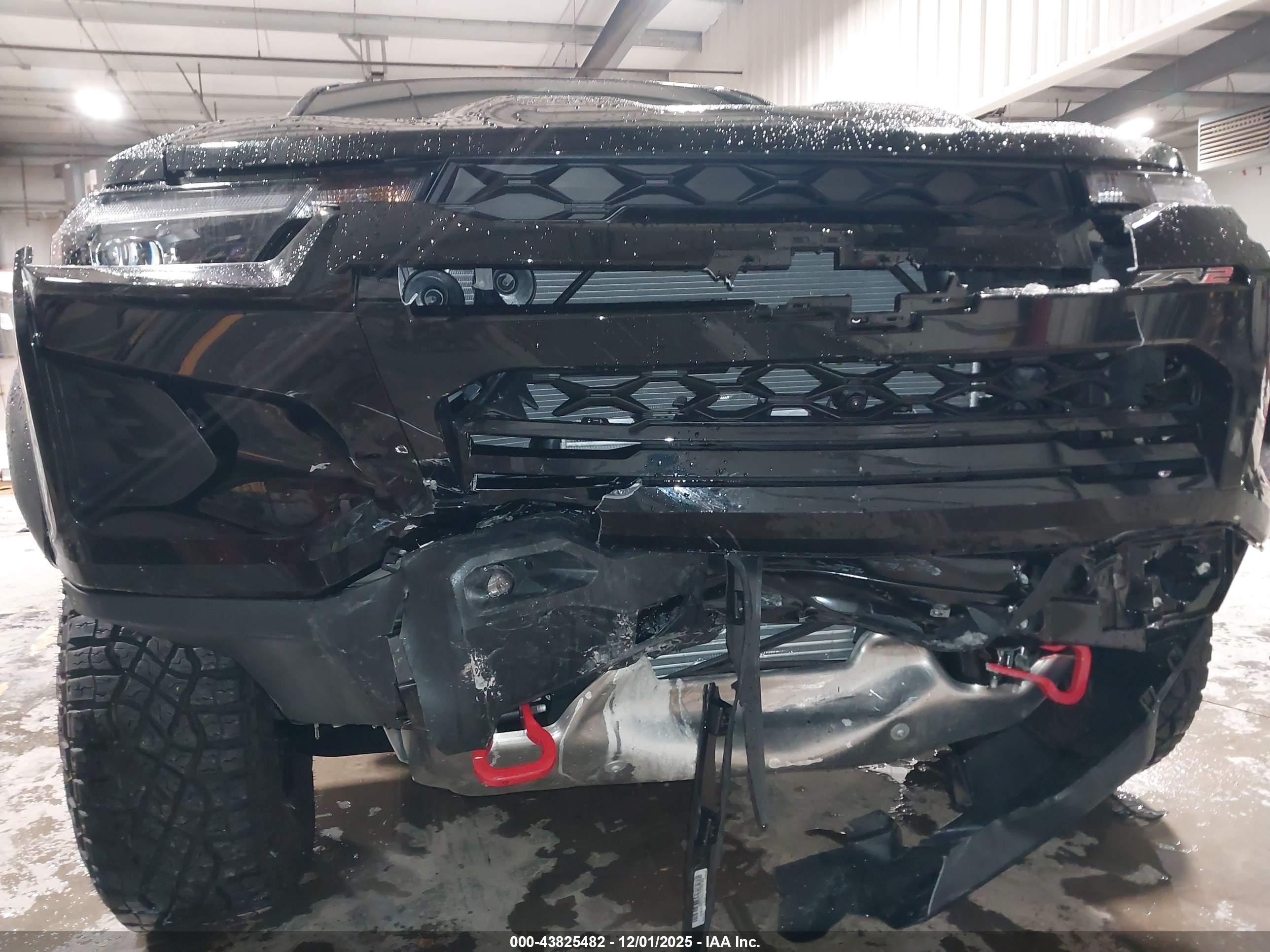 CHEVROLET COLORADO image 6