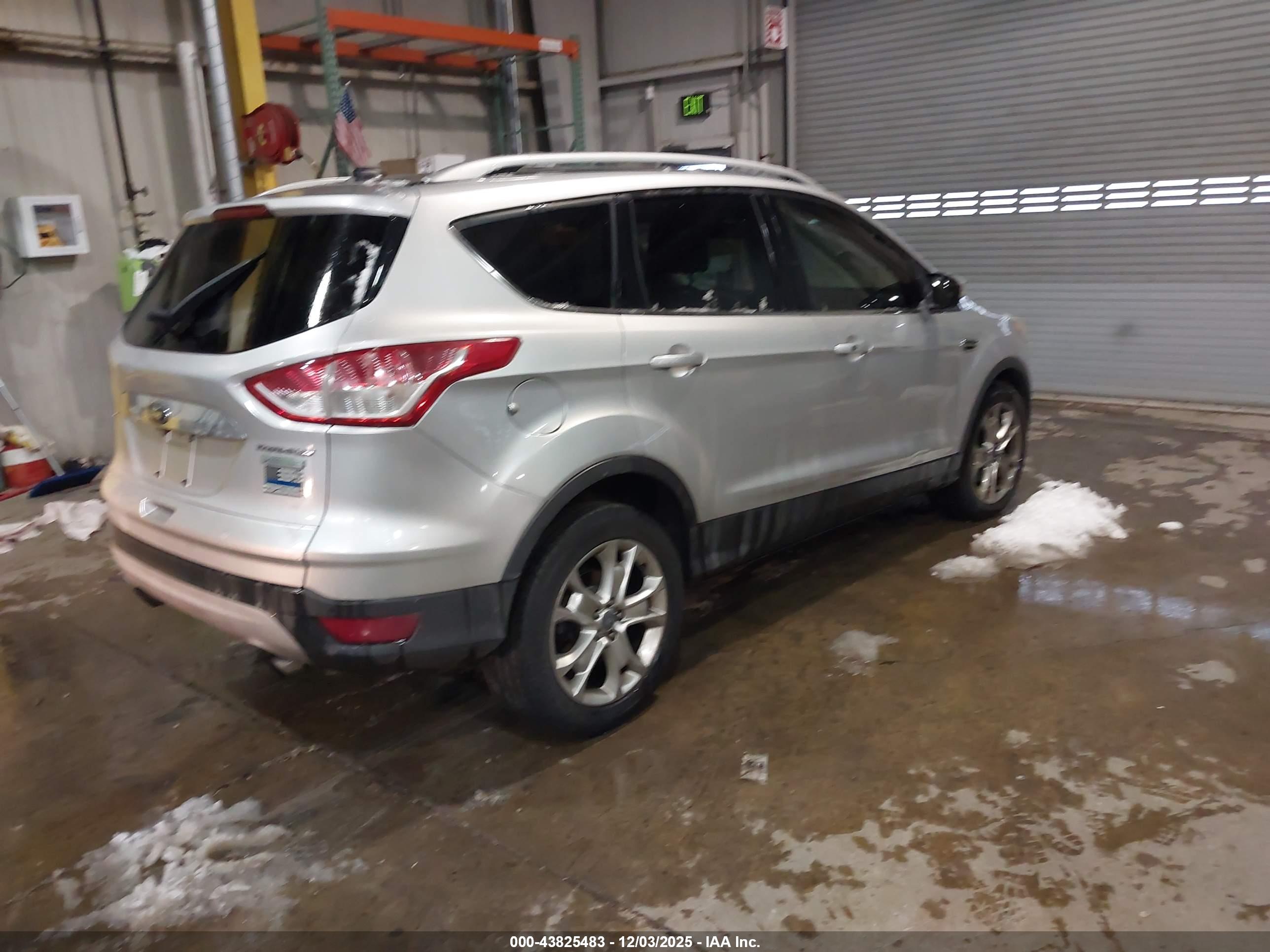 FORD ESCAPE image 4