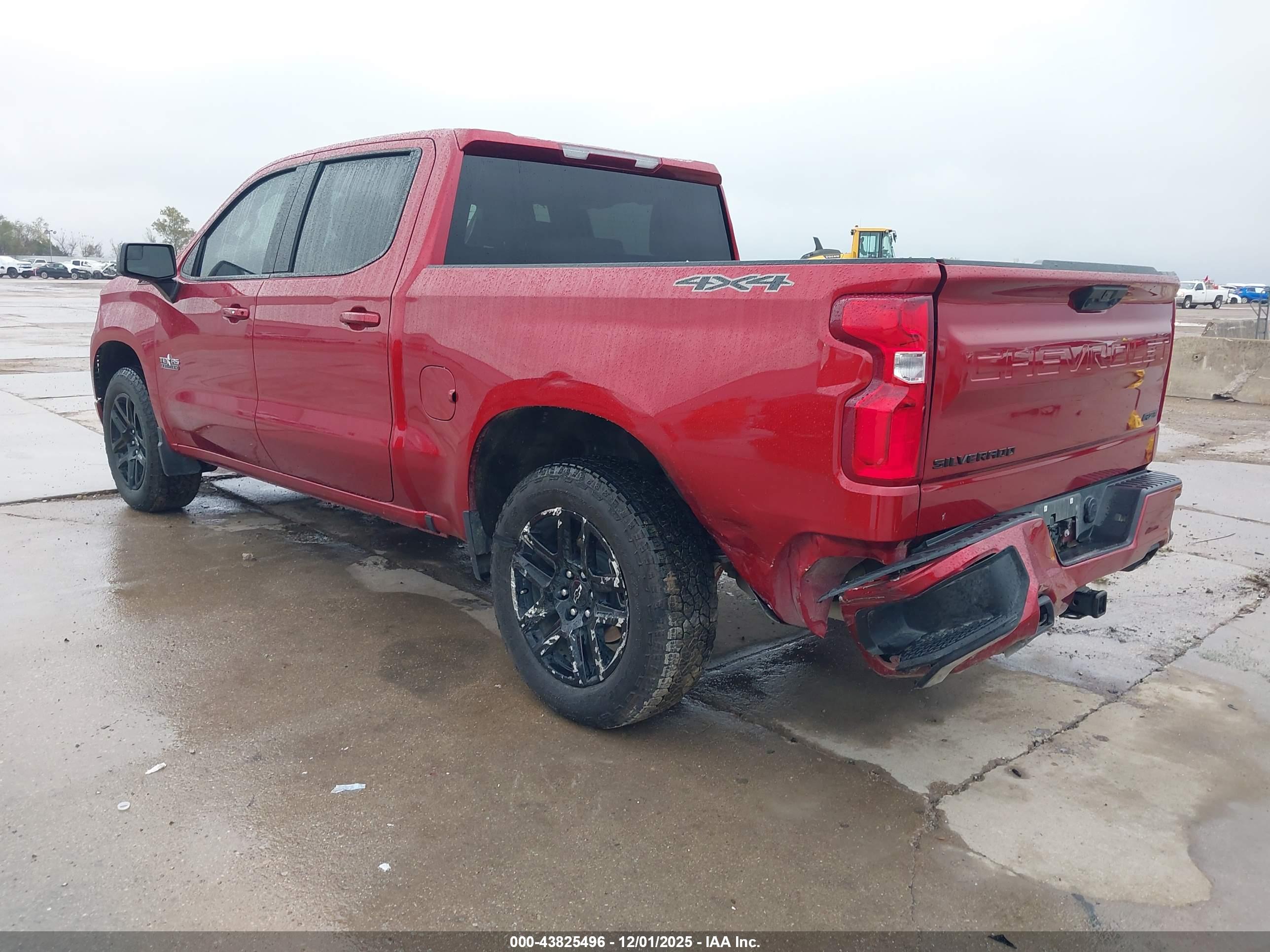 CHEVROLET SILVERADO image 3