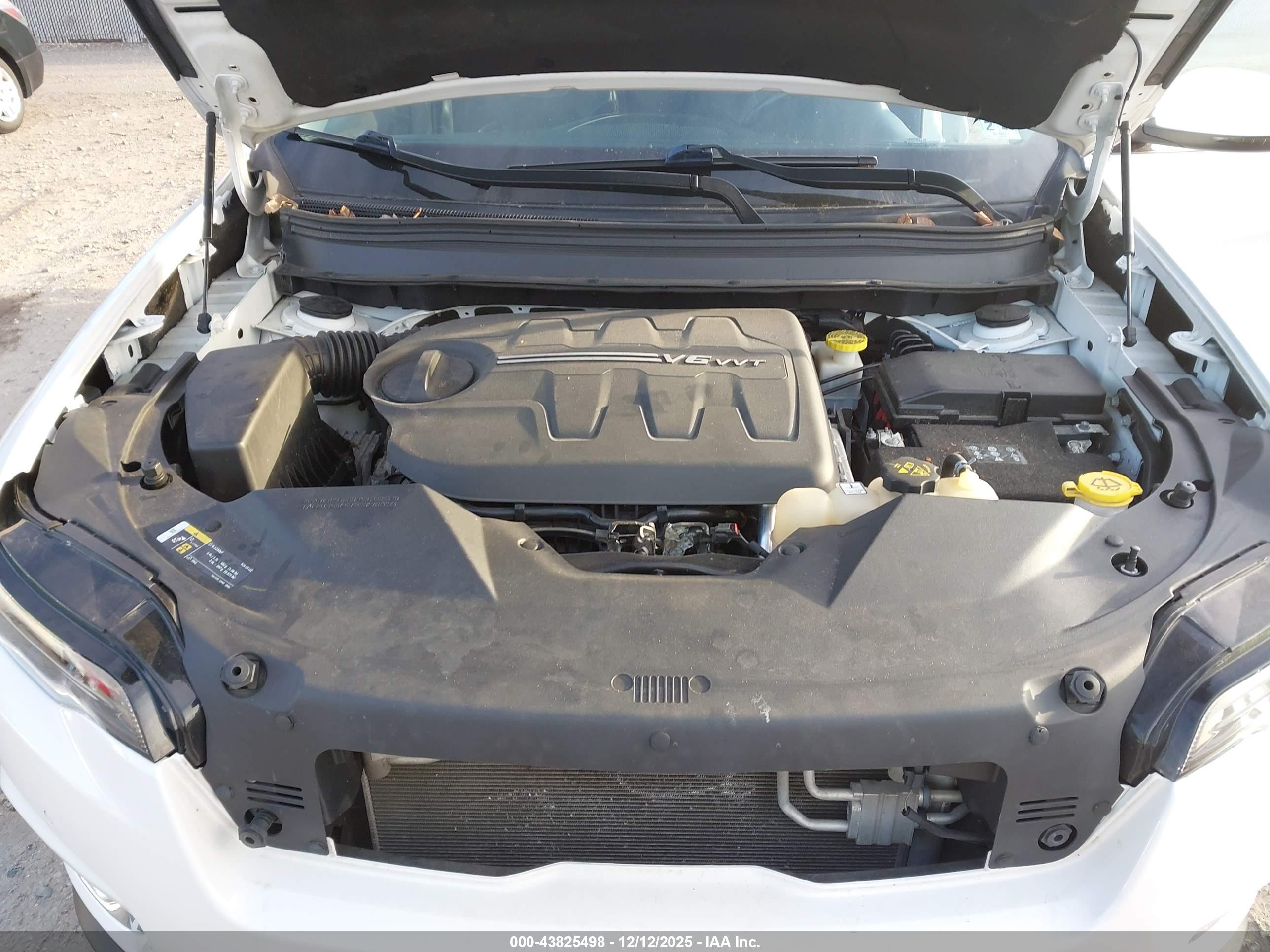 JEEP CHEROKEE image 10