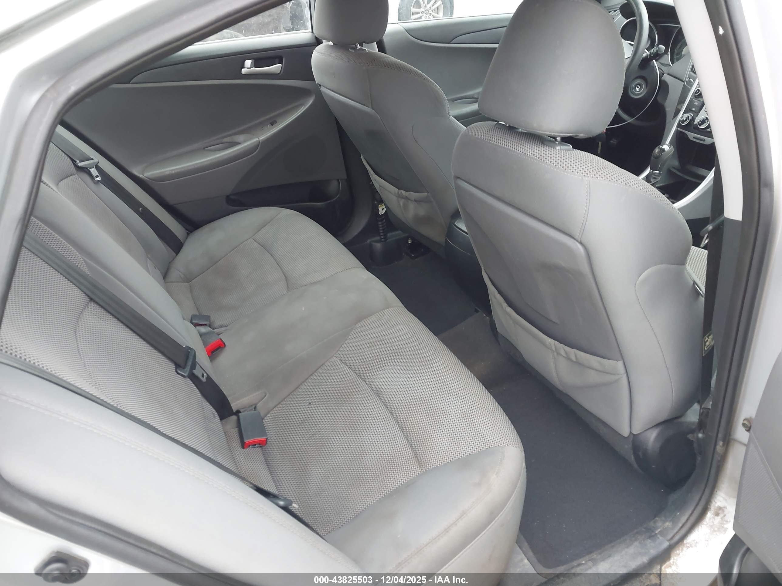 HYUNDAI SONATA image 8