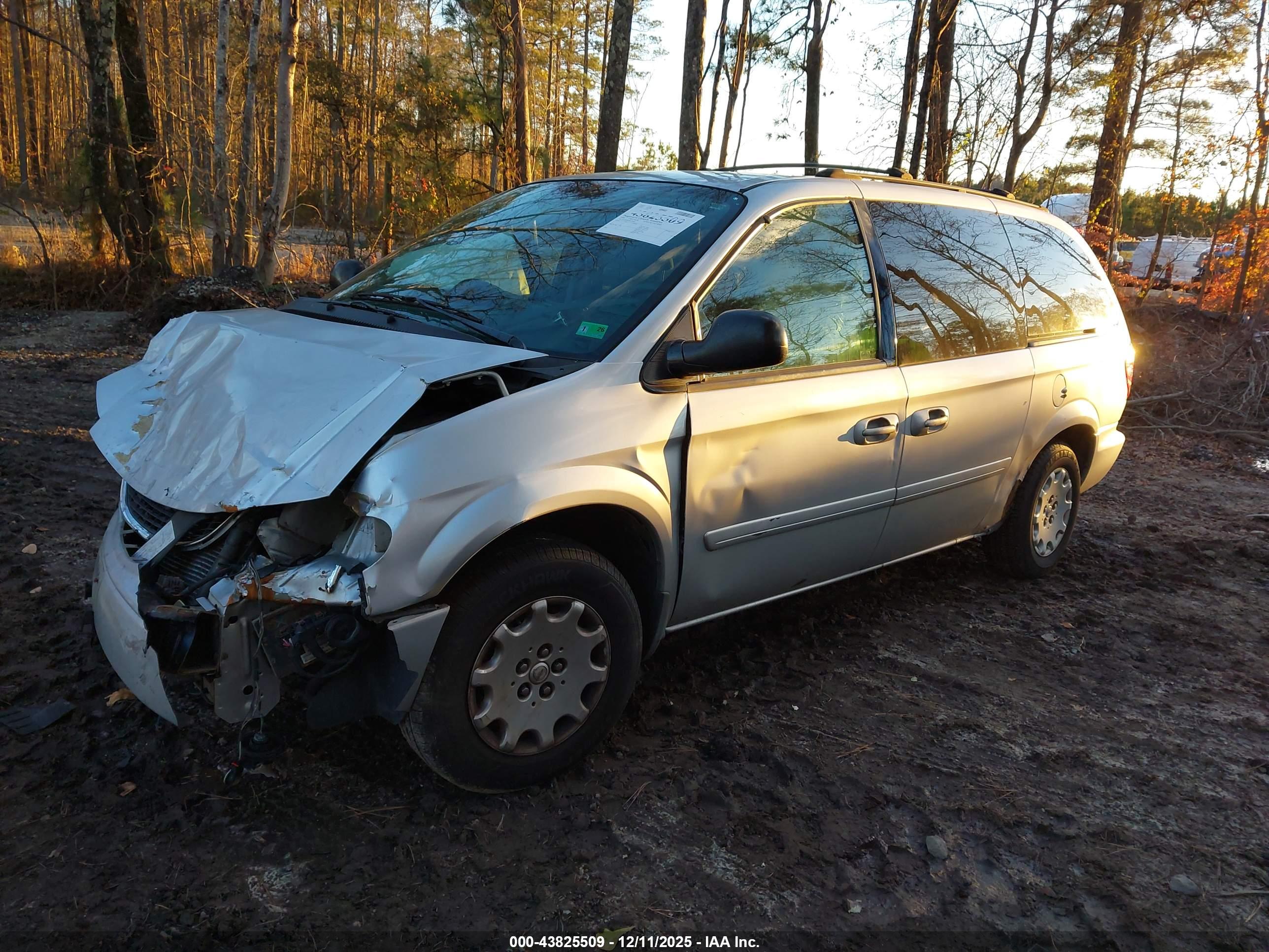 CHRYSLER TOWN image 2