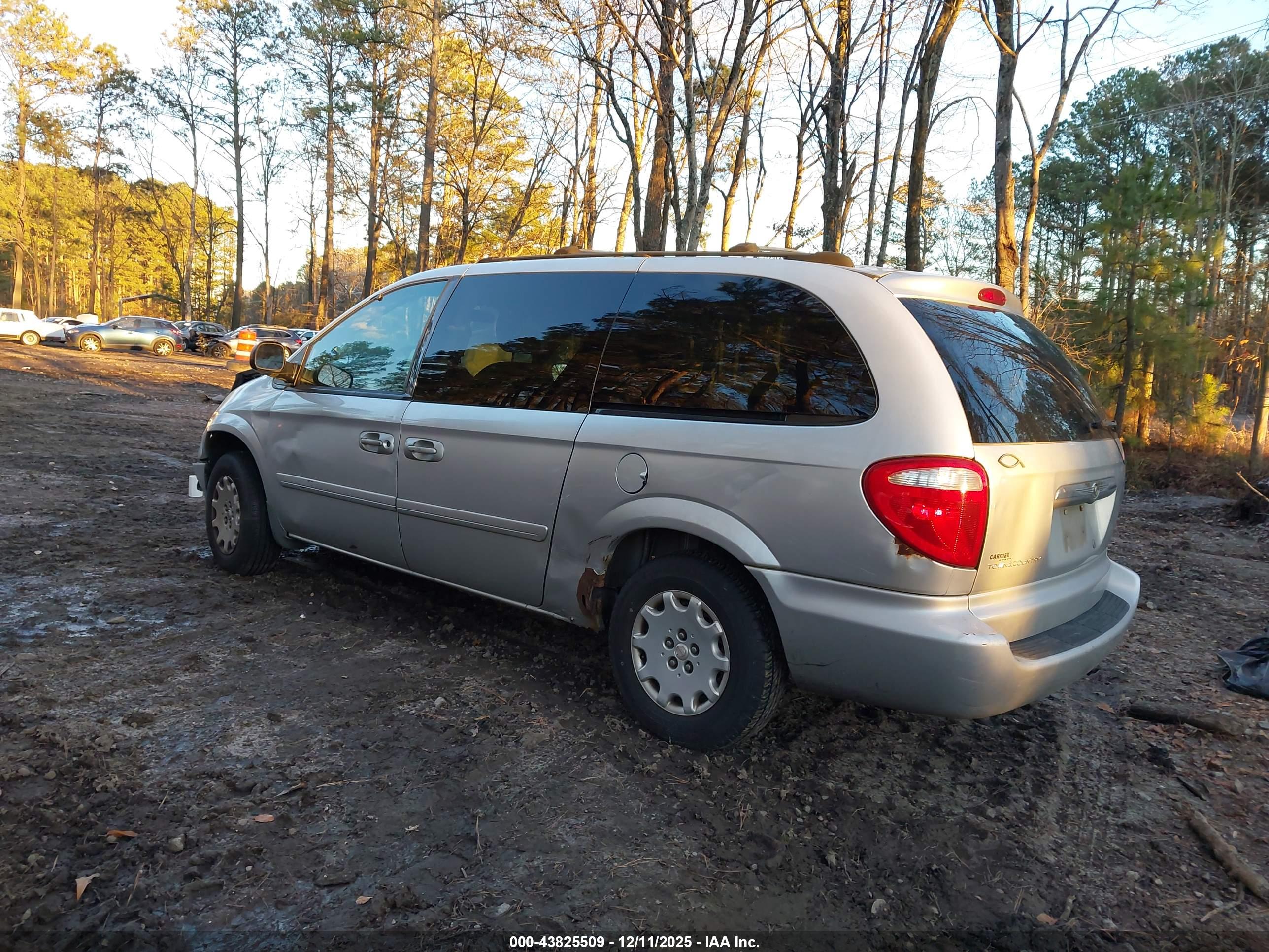 CHRYSLER TOWN image 3
