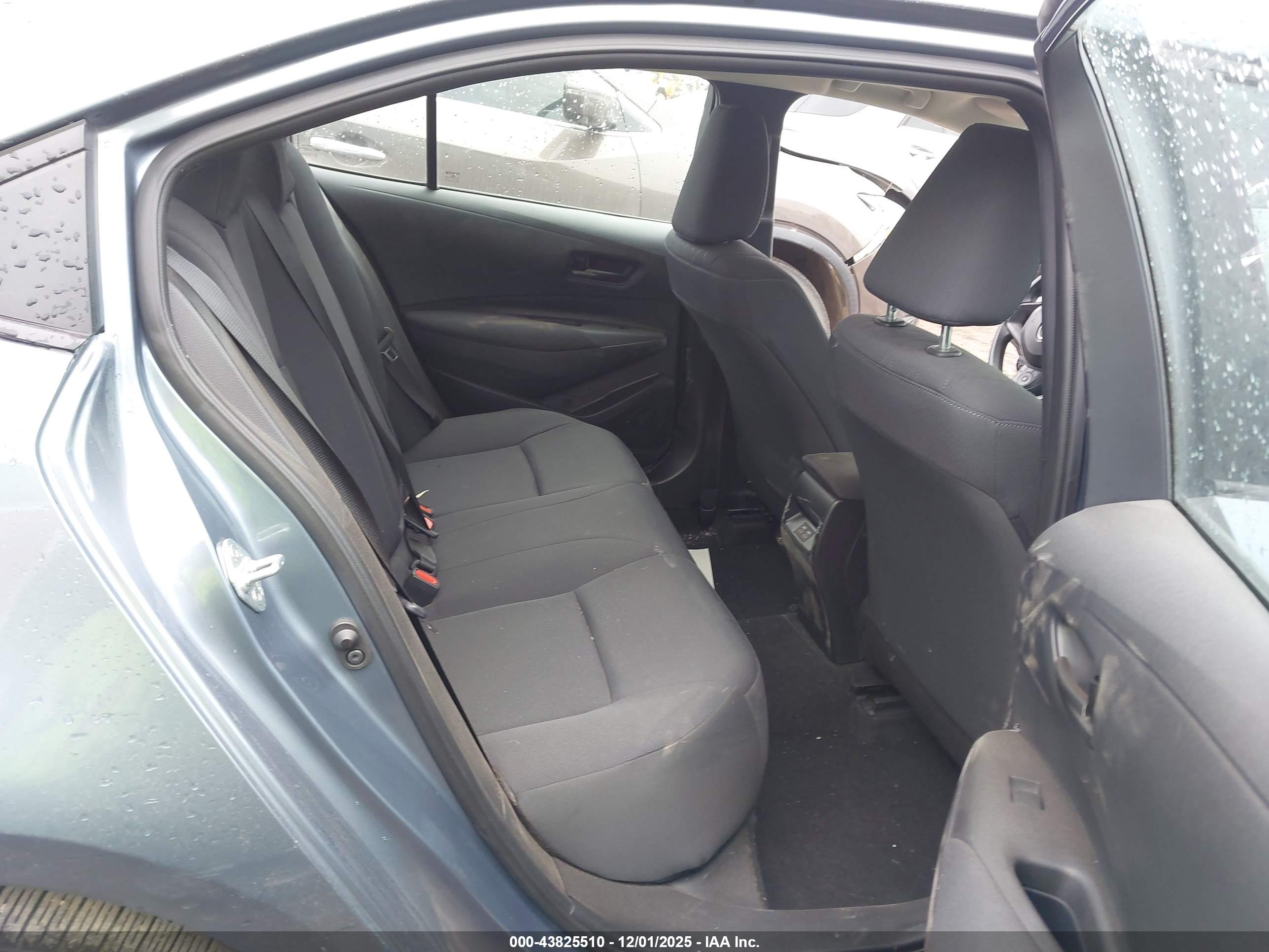 TOYOTA COROLLA image 8