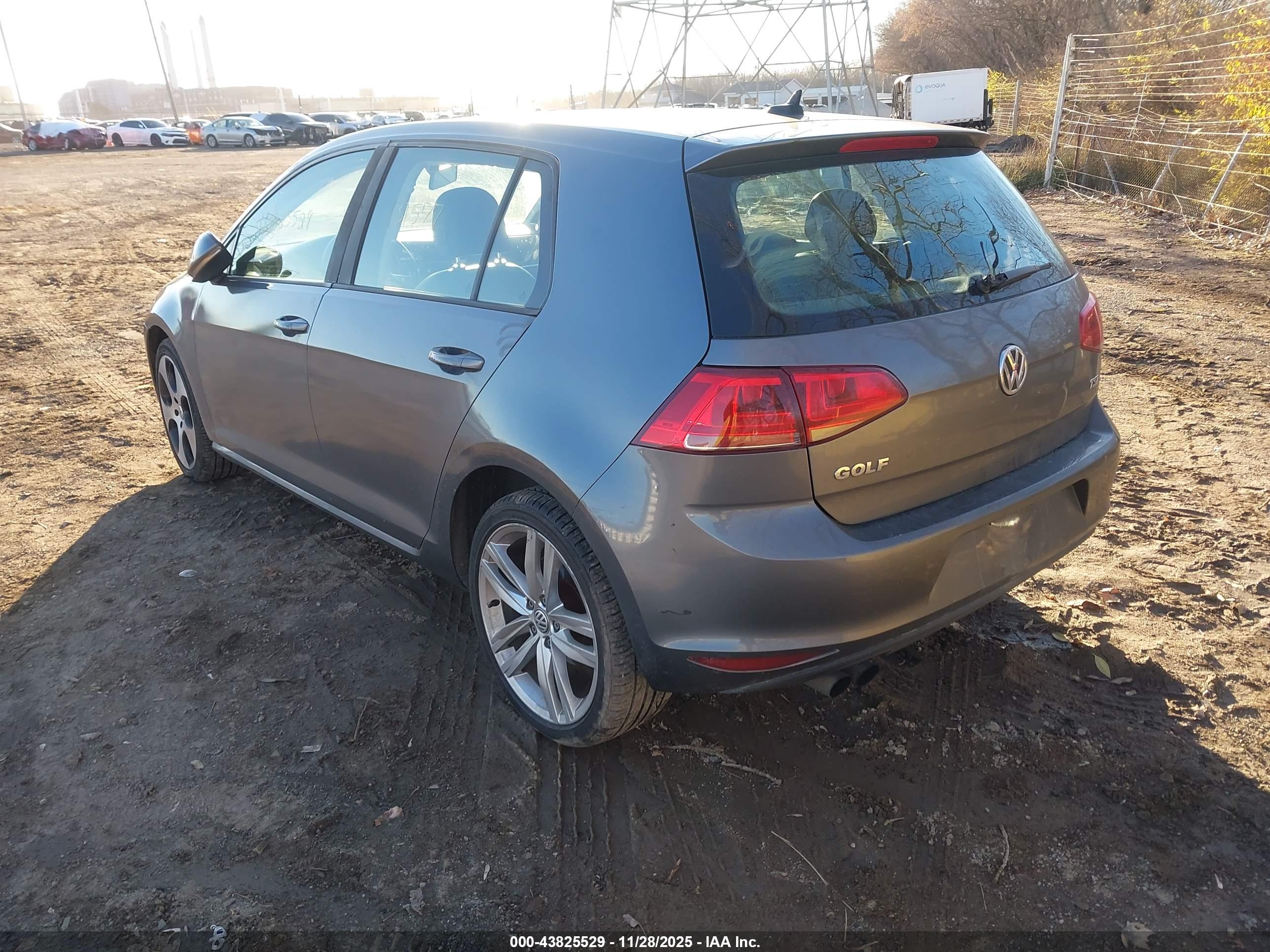 VOLKSWAGEN GOLF image 3