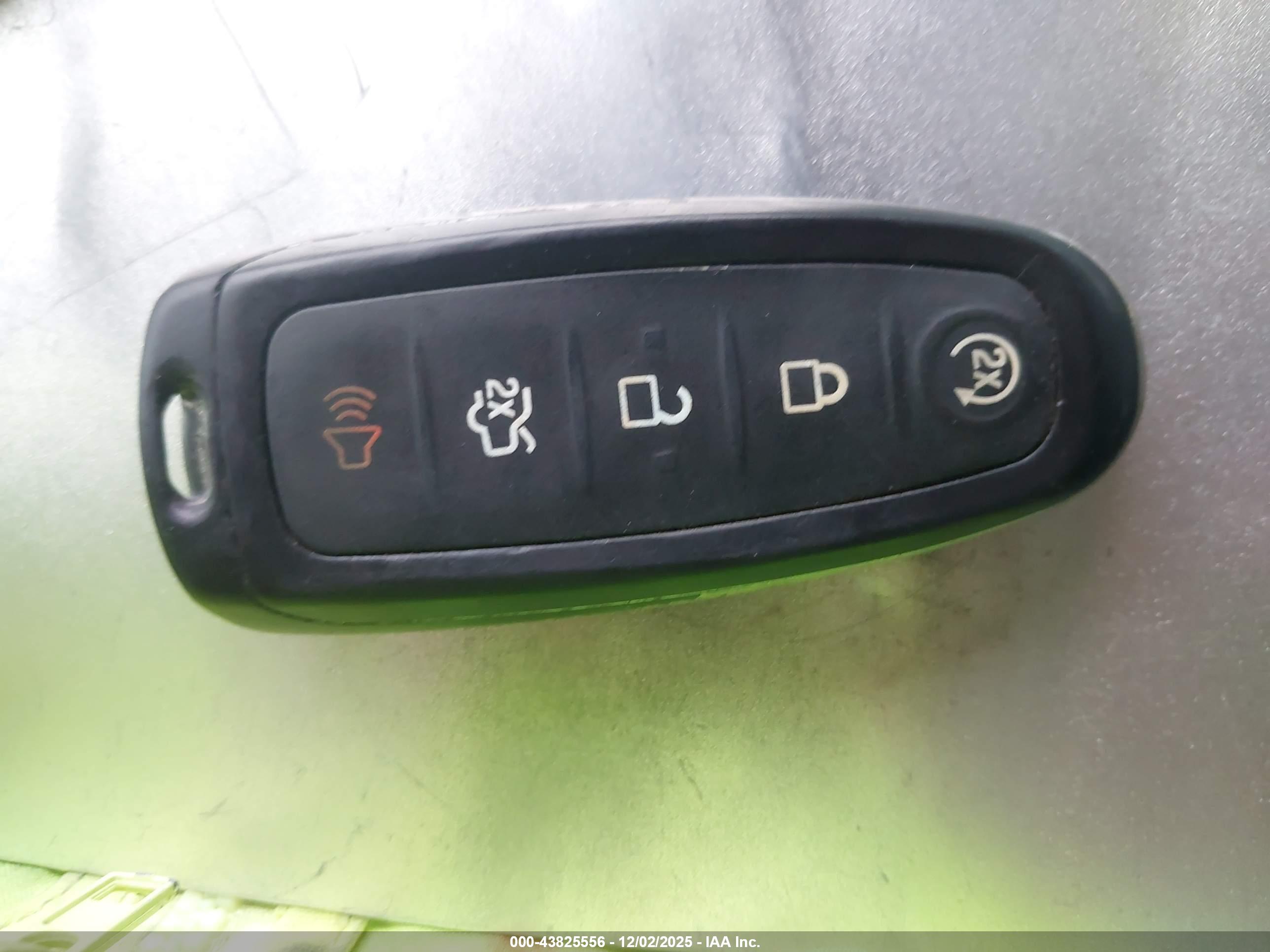 FORD ESCAPE image 11