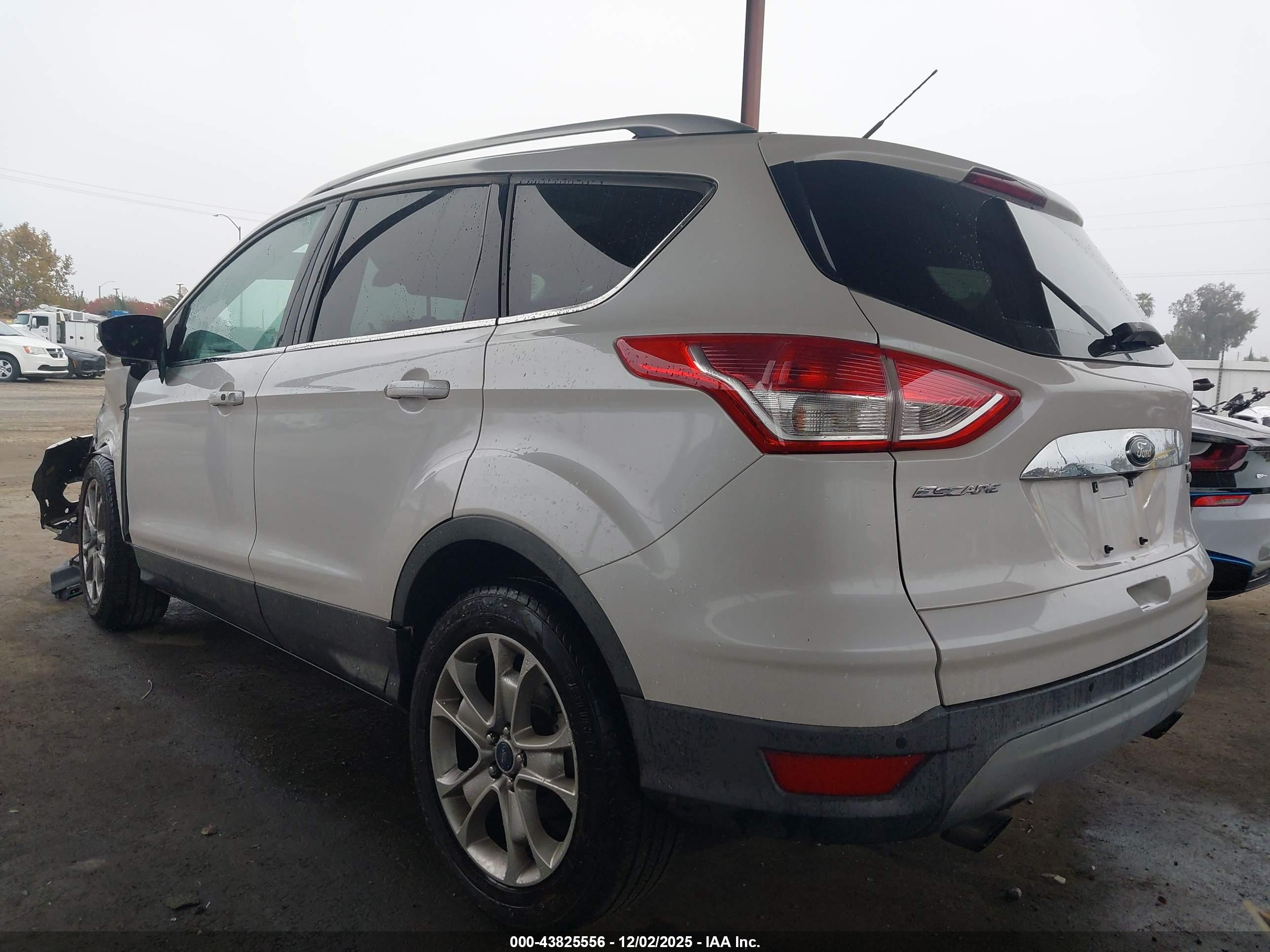 FORD ESCAPE image 3