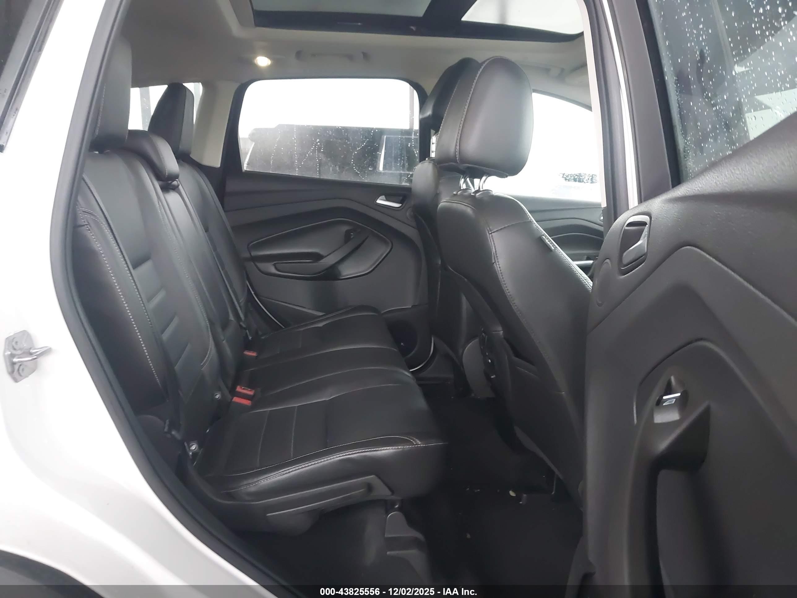 FORD ESCAPE image 8